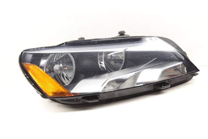 Halogen Headlight / Headlamp 561941006B main product photo