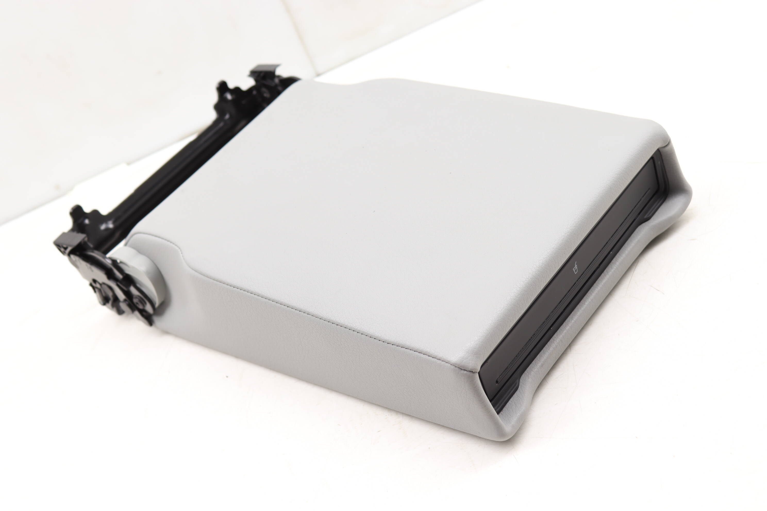 2Nd Row Armrest / Cup Holder 4L0883081M