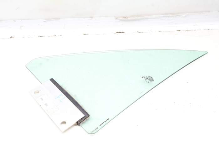 Door Vent Window Glass 8N8845113A main product photo