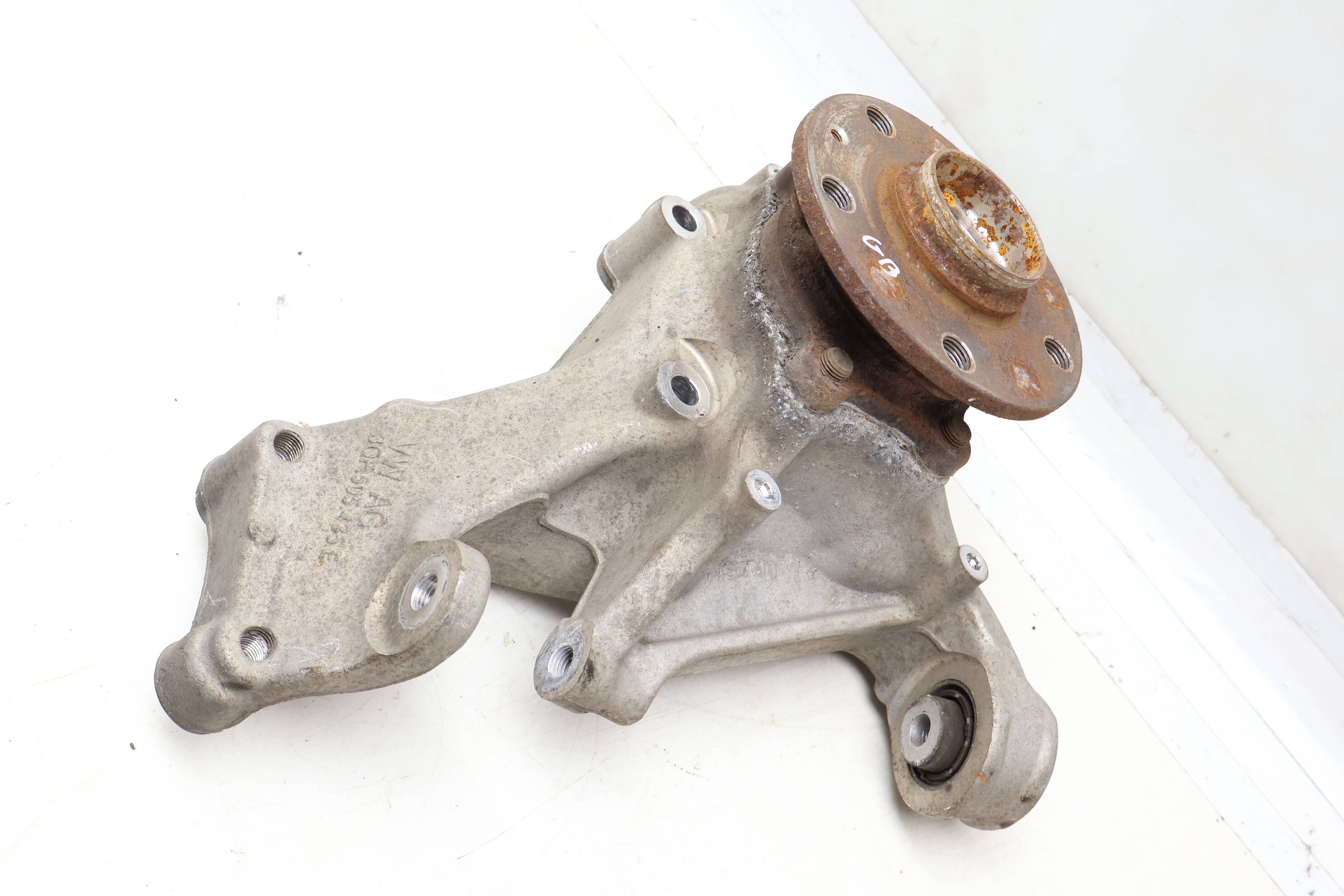 Spindle Knuckle W/ Wheel Bearing 3QF505435E