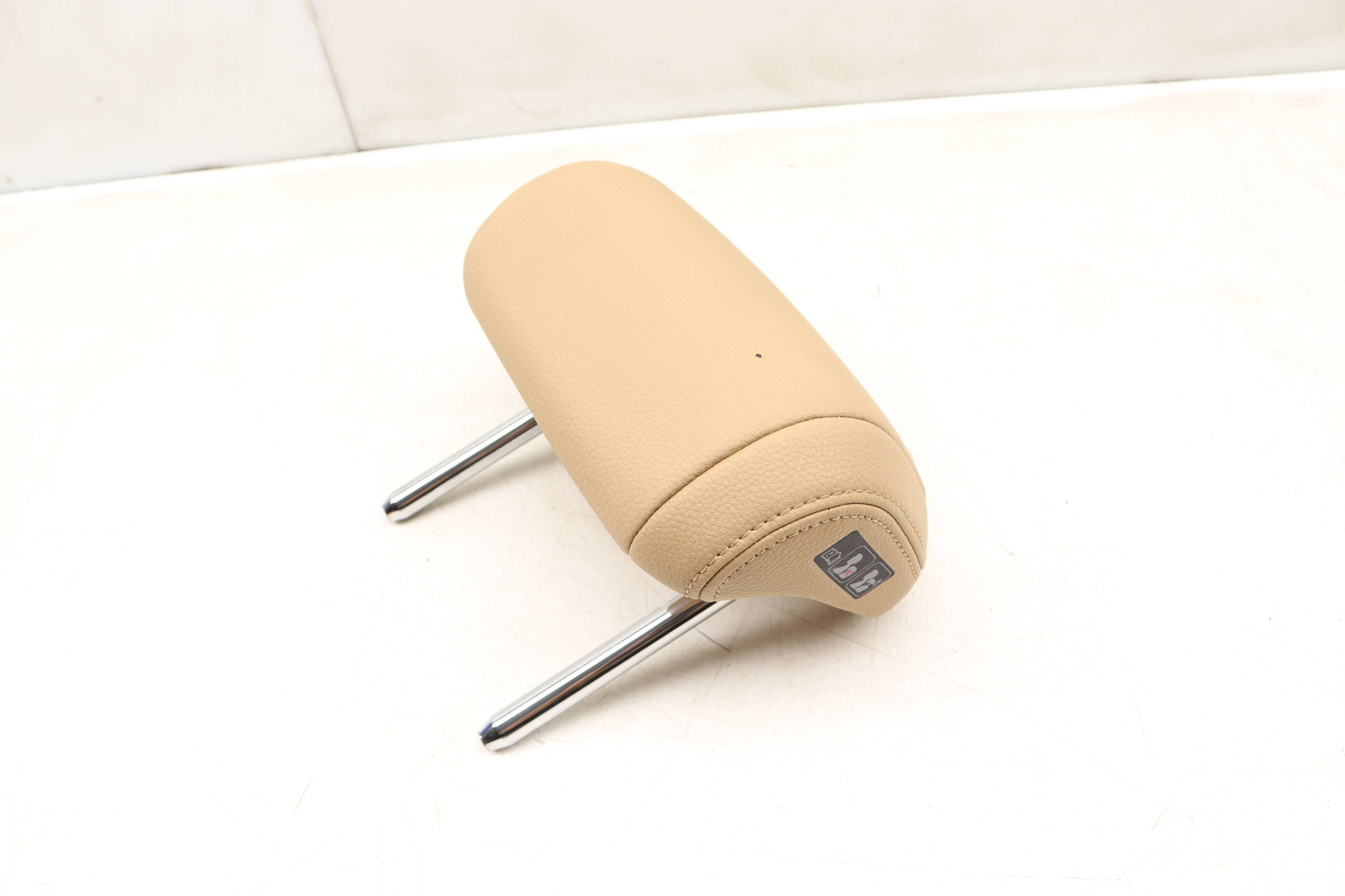 Seat Headrest / Head Rest (Center) 95B885900