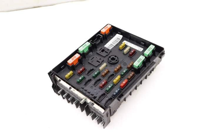 Relay / Fuse Box 3C0937125A main product photo