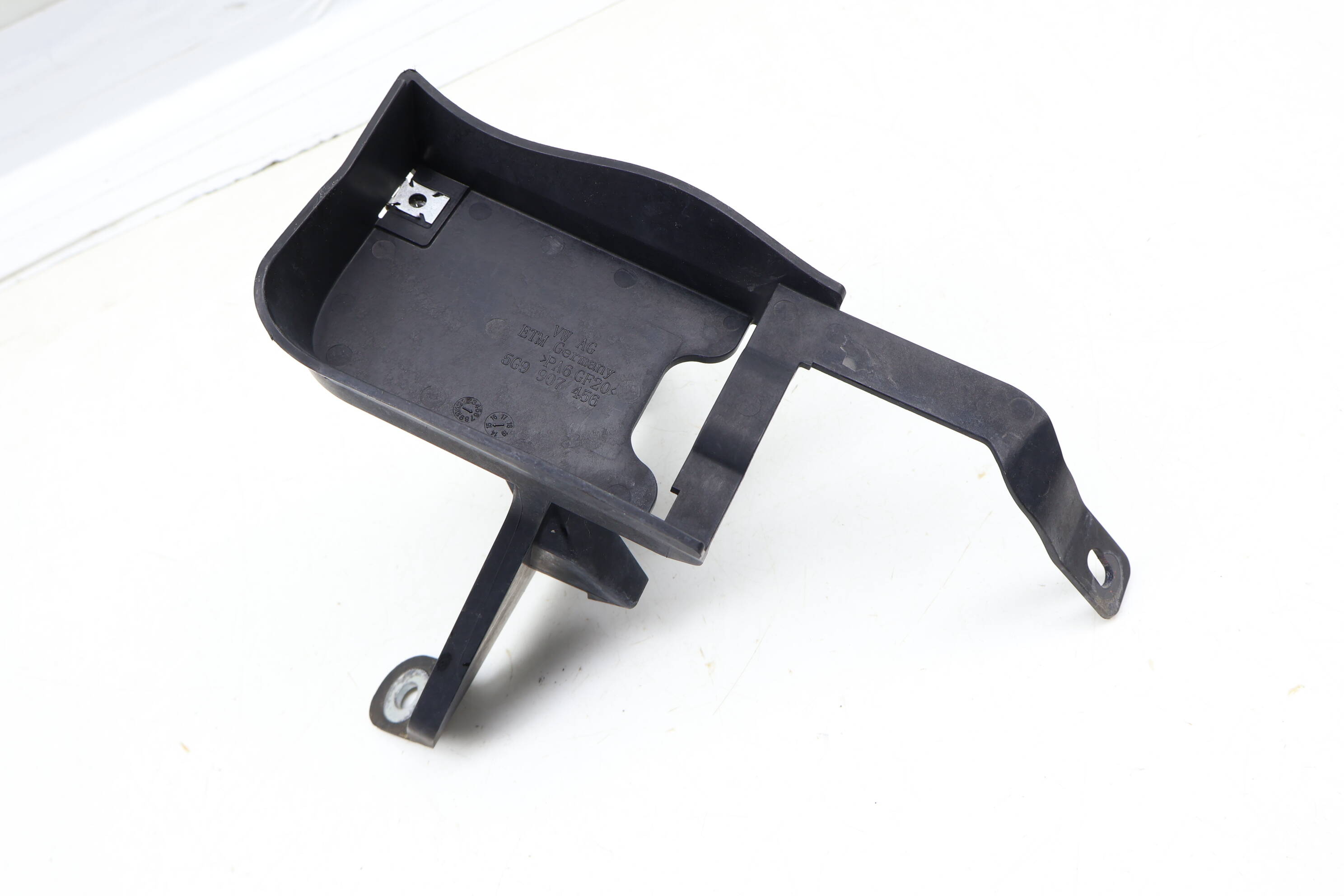 Blind Spot Detection Sensor / Module Bracket (Master) 5G9907456