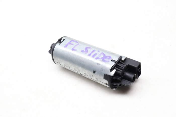 Slide Seat Motor 8U0881183 main product photo