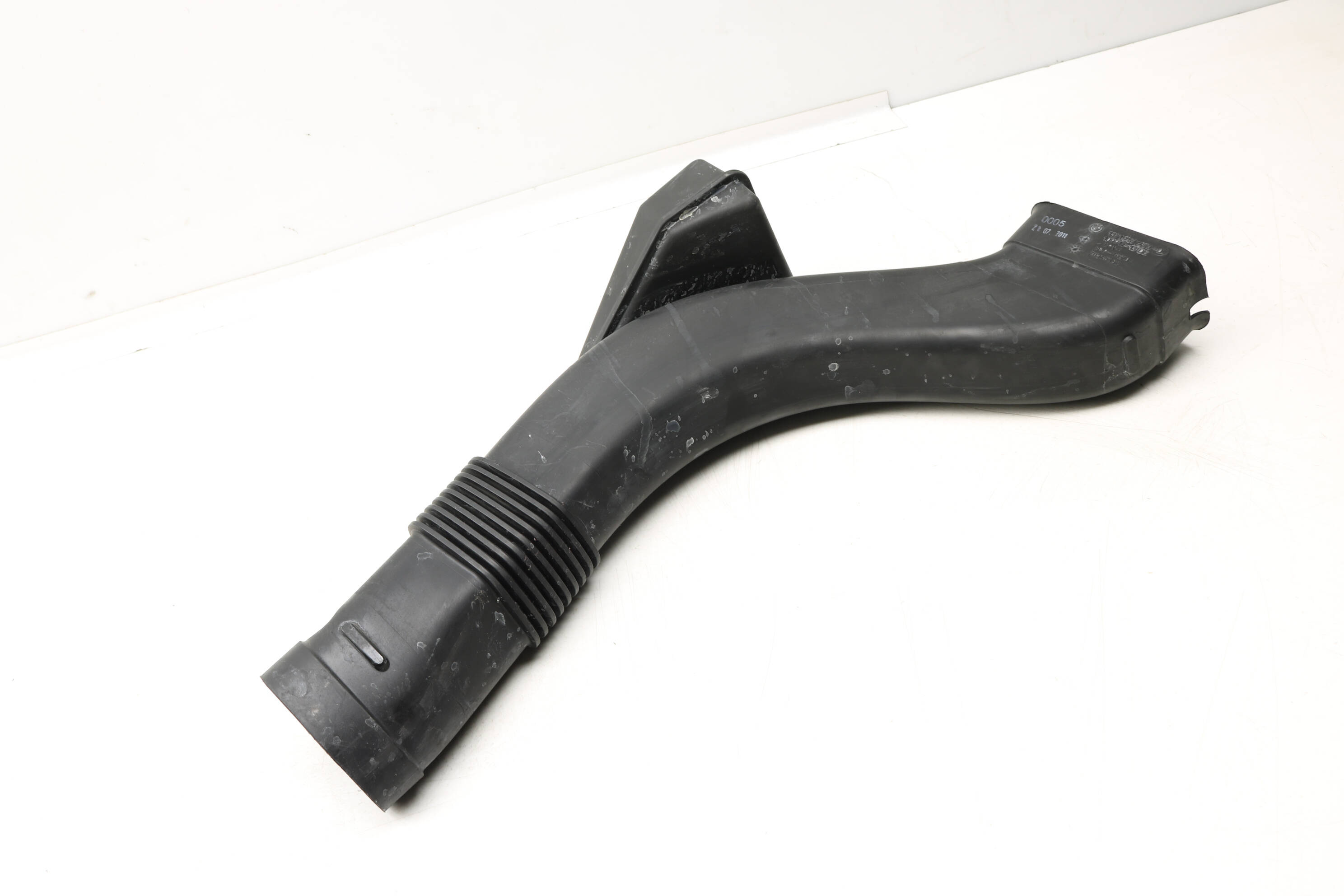 Air Intake Duct / Tube 13717577472