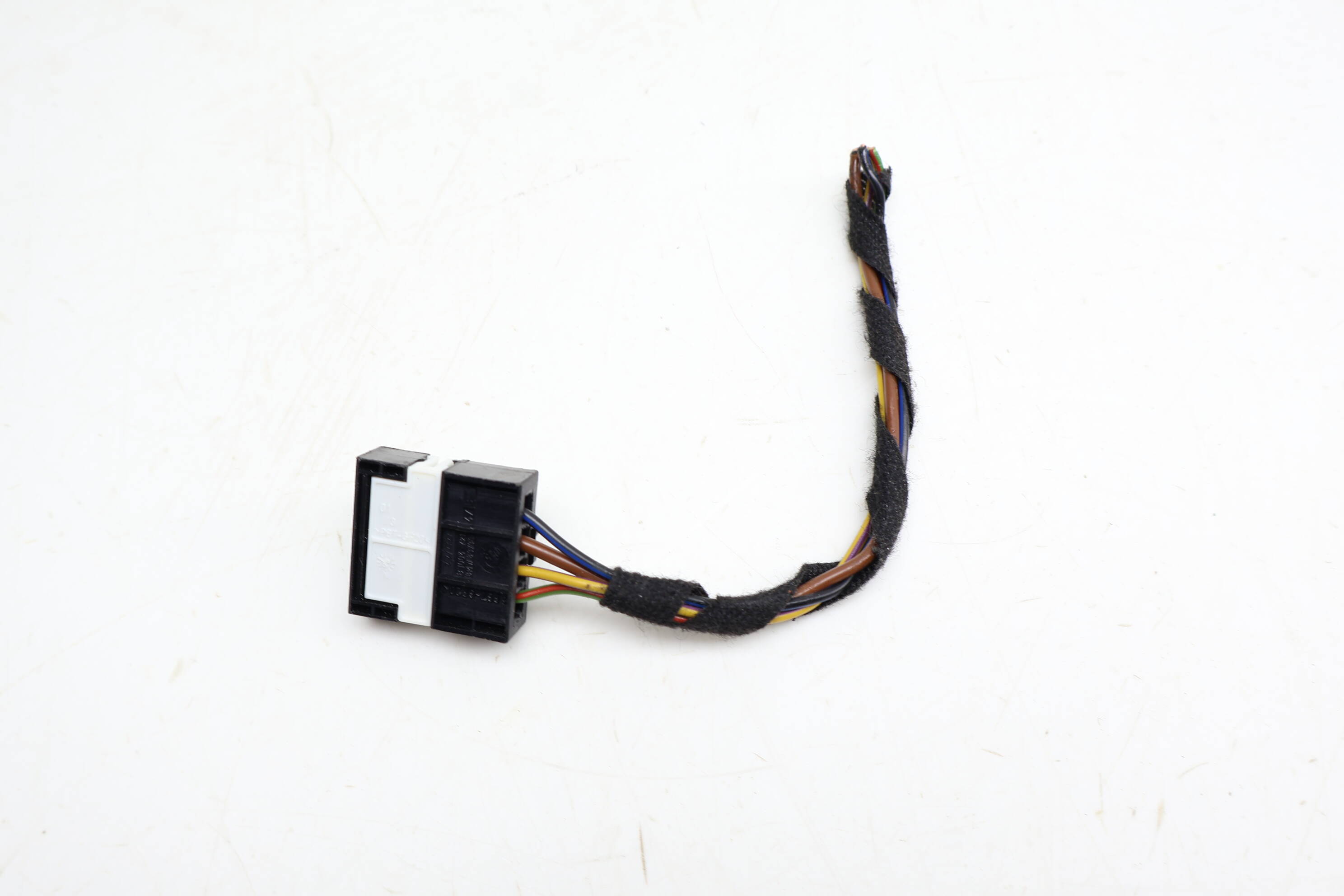 Inner Tail Light / Lamp Wiring Connector Pigtail (4-Pin) 61138373312