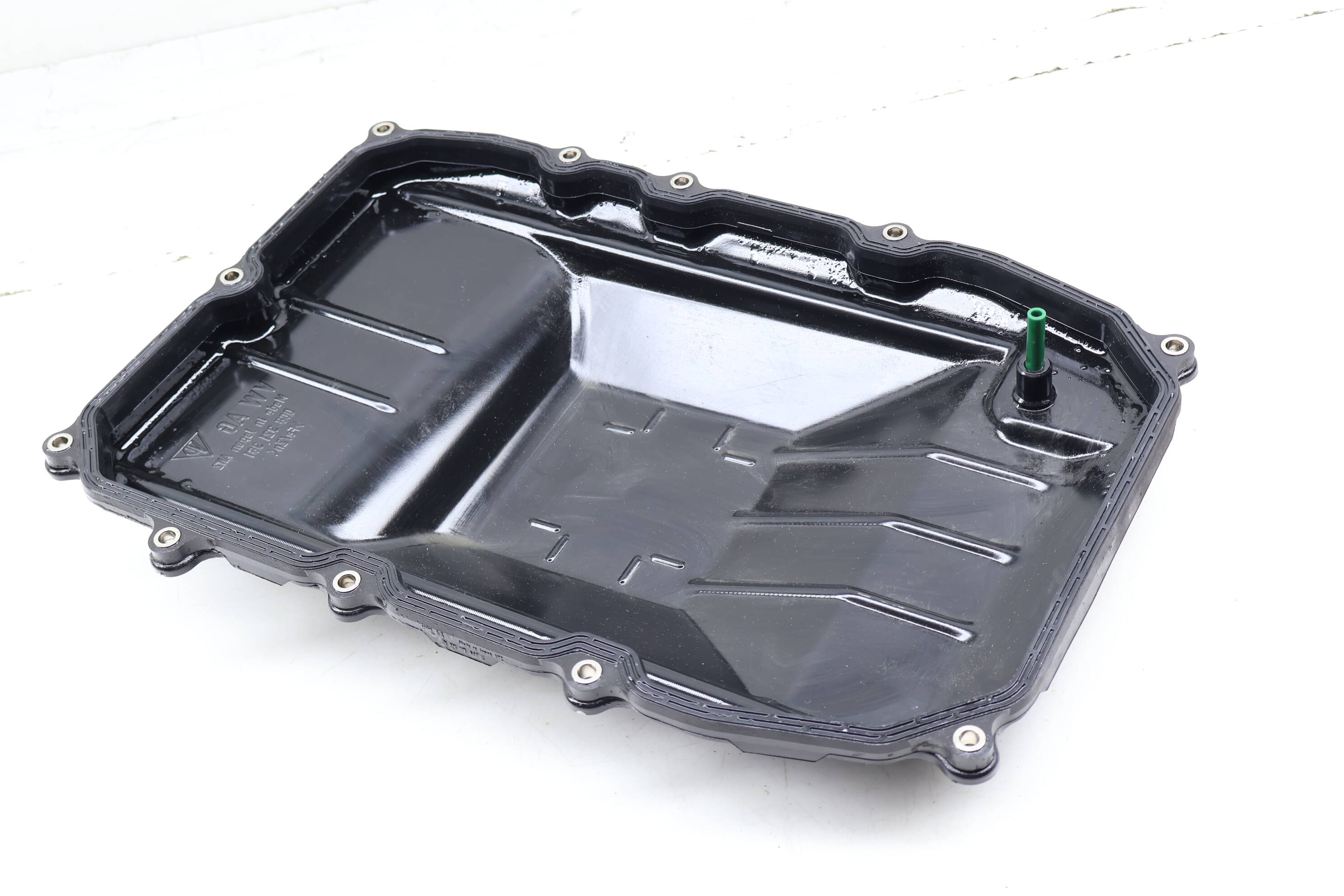 Transmission Oil Pan / Sump 0C8321361 95832136100