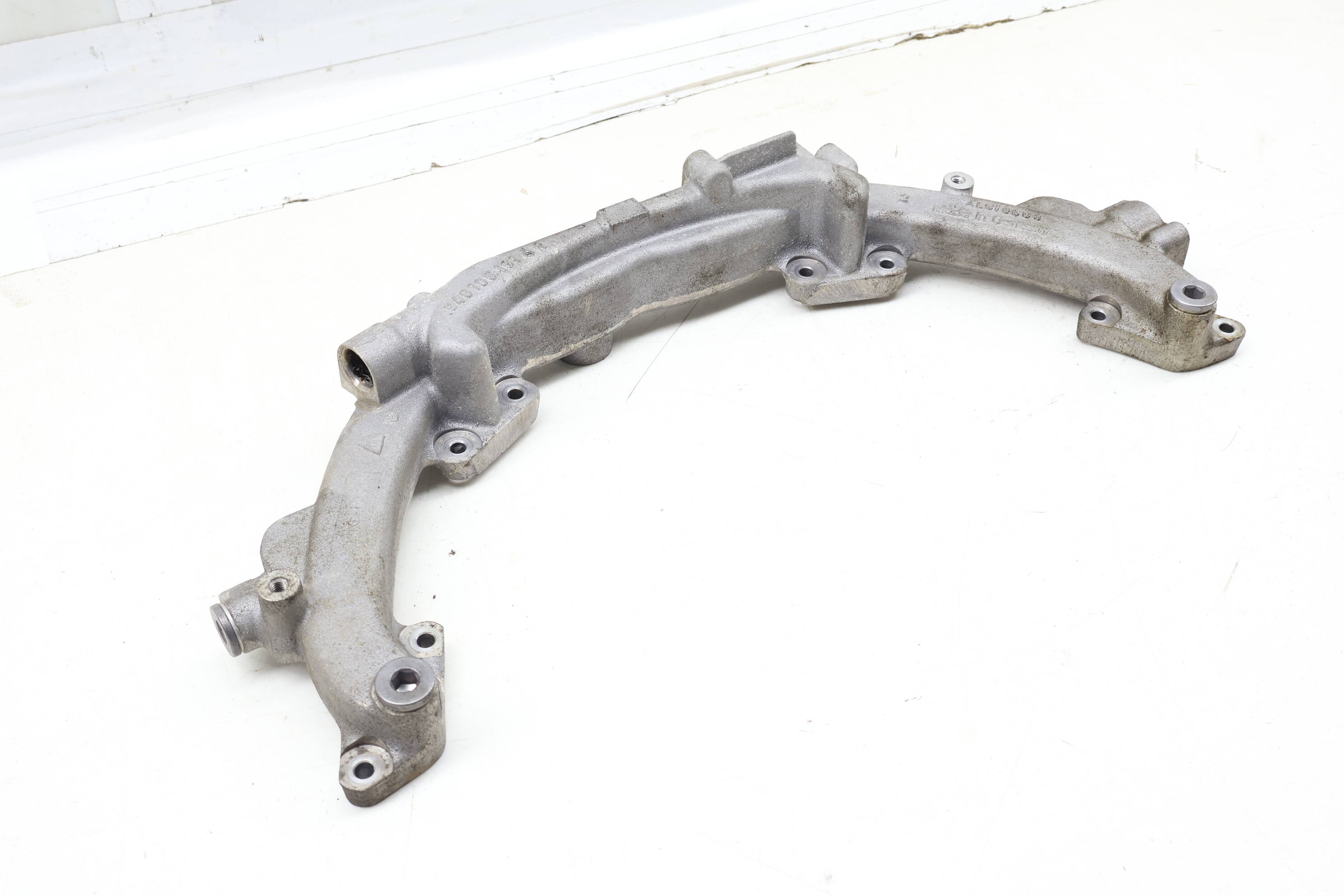 Engine Coolant Distributor Tube / Pipe 9481061614R