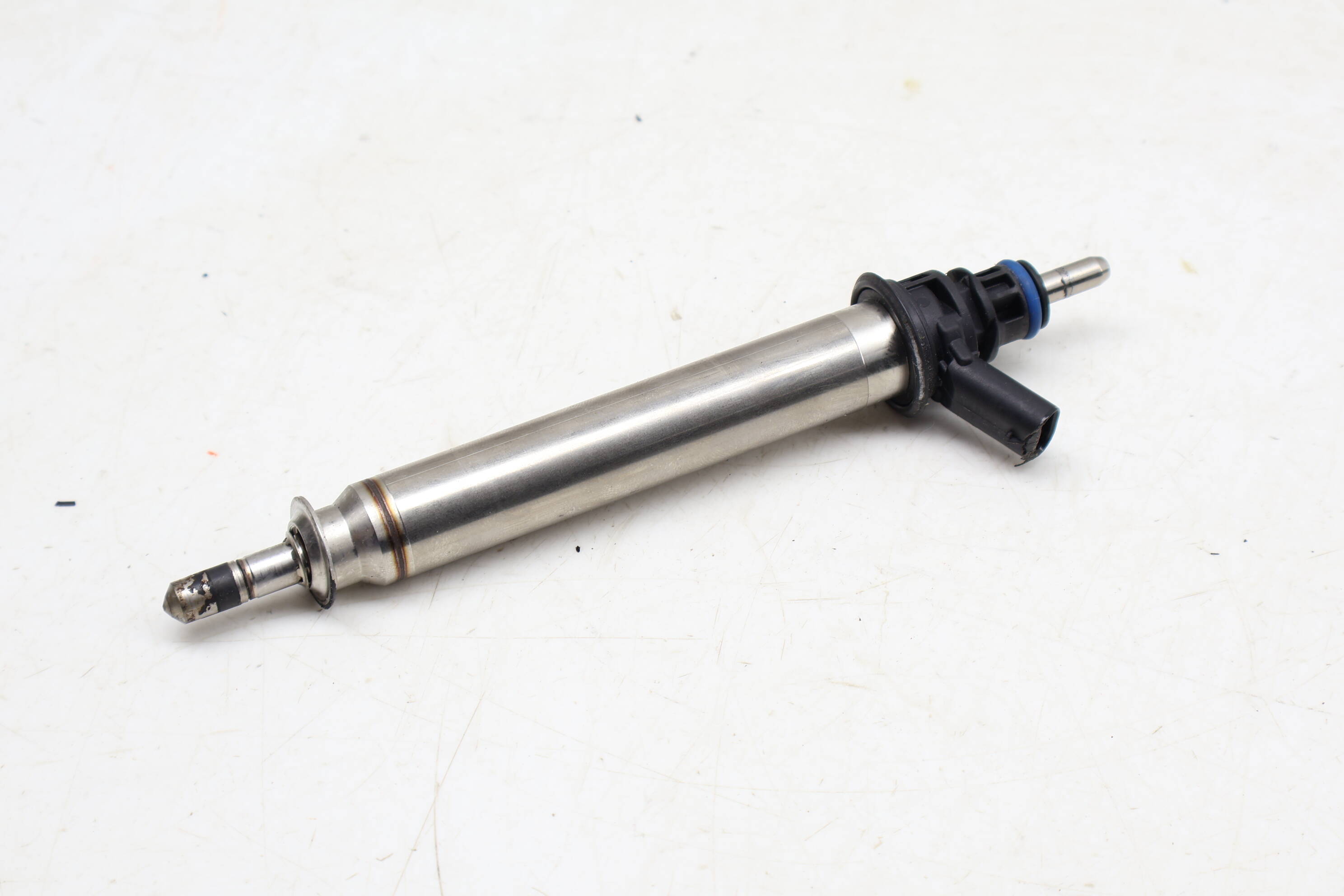 Fuel Injector 2560700187