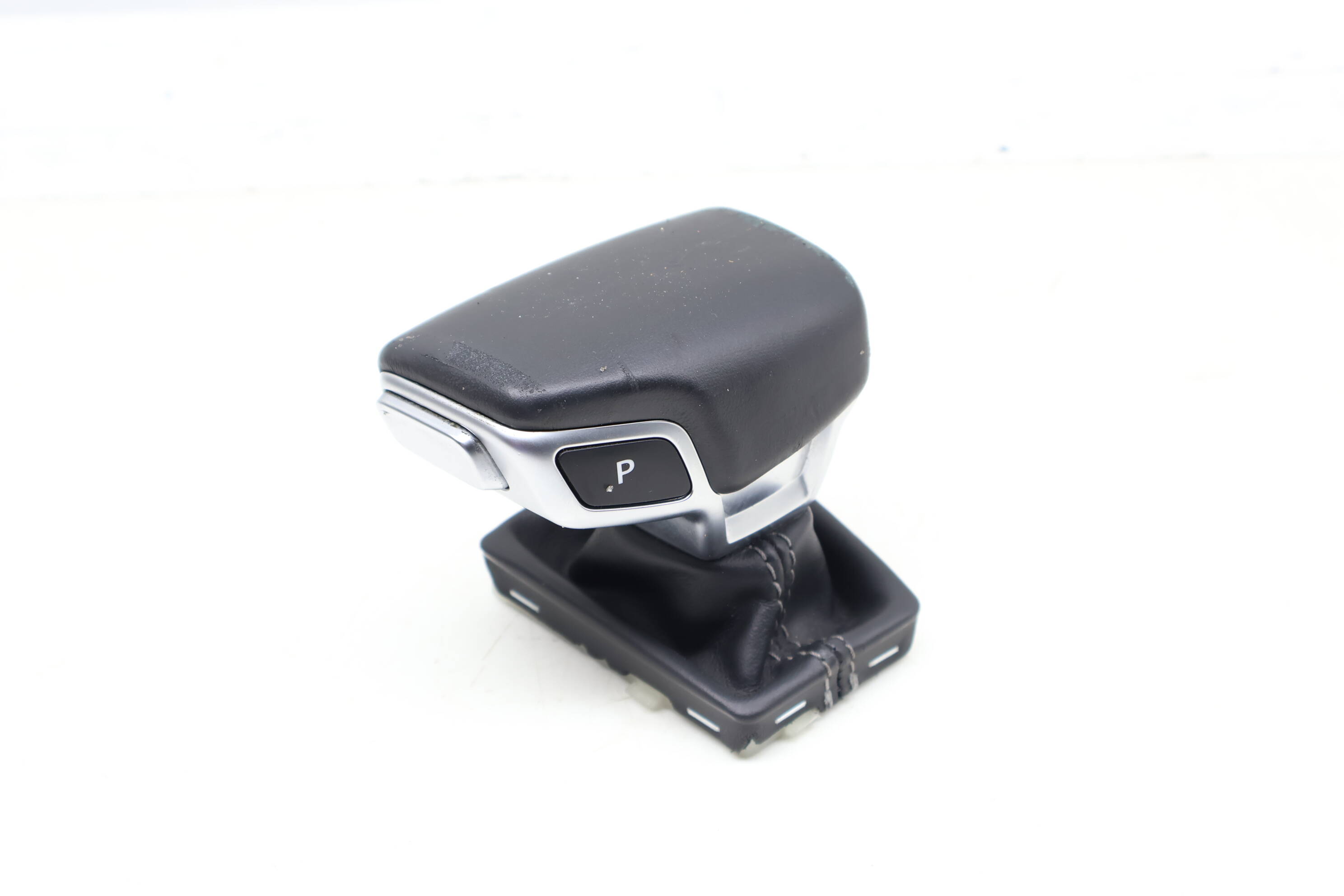 Automatic Shifter Knob W/ Boot 8W1713140D