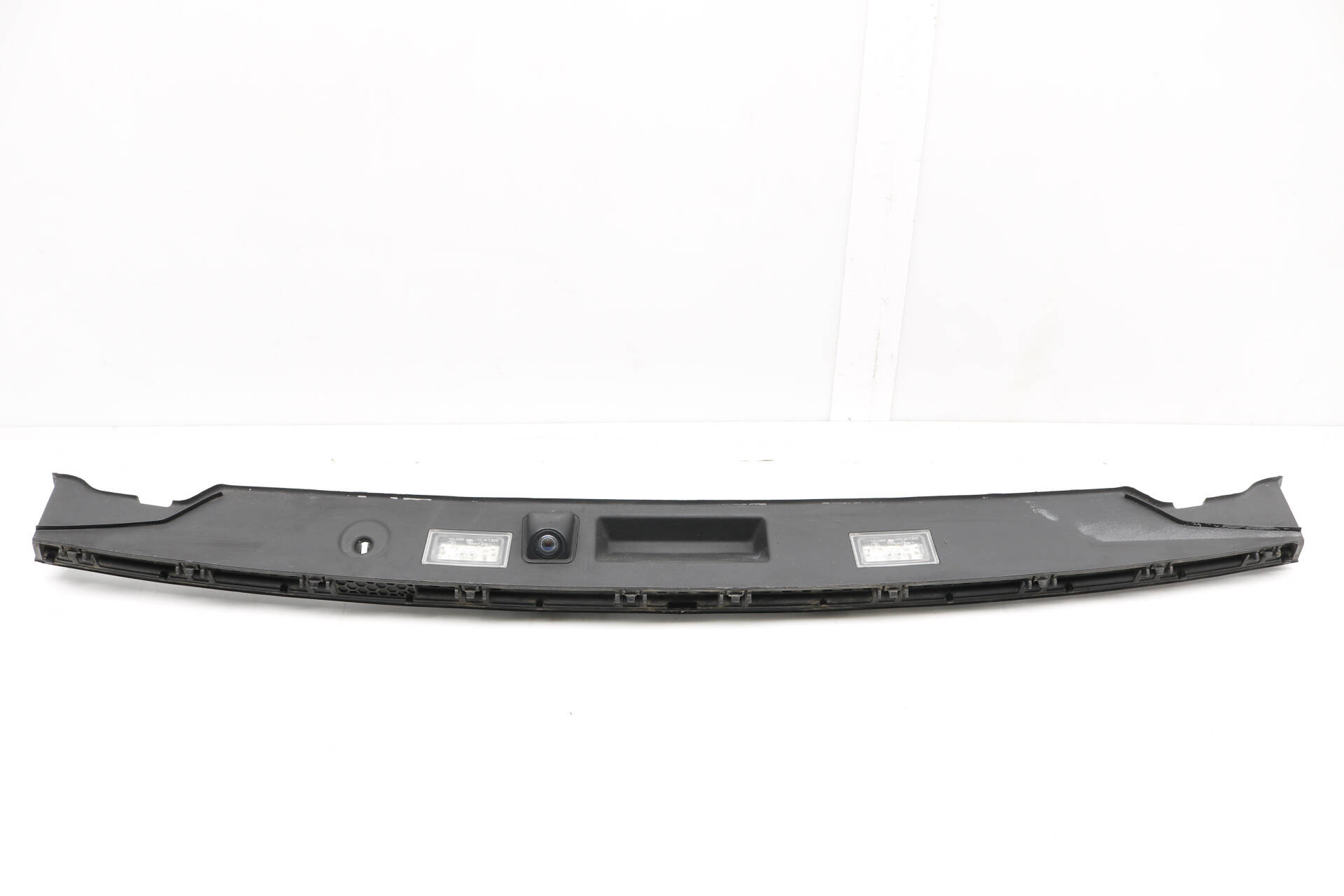 Trunk Lid Molding / Grip Trim W/ Camera 51137200035