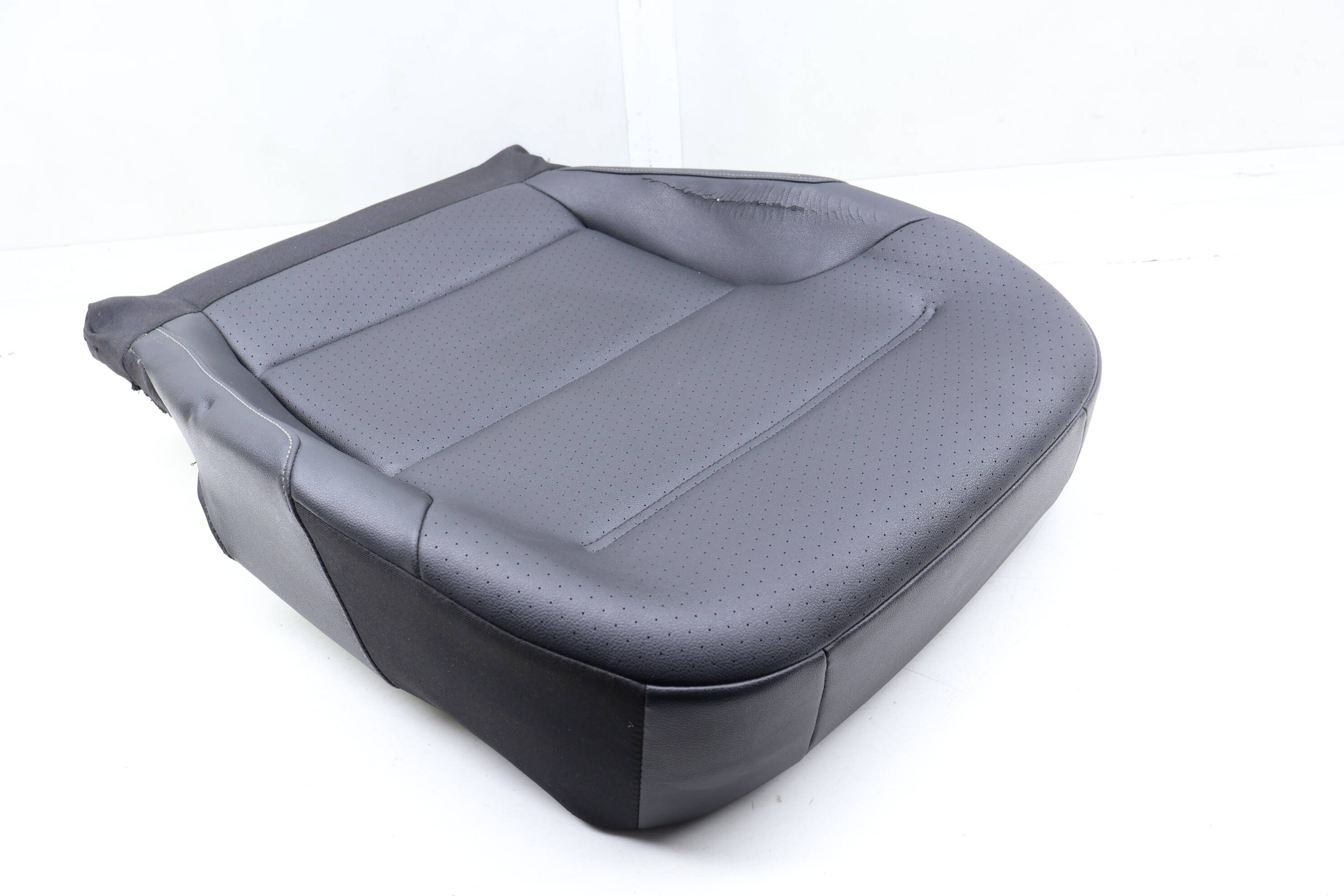 Lower Seat Bottom Cushion 5GM881405G