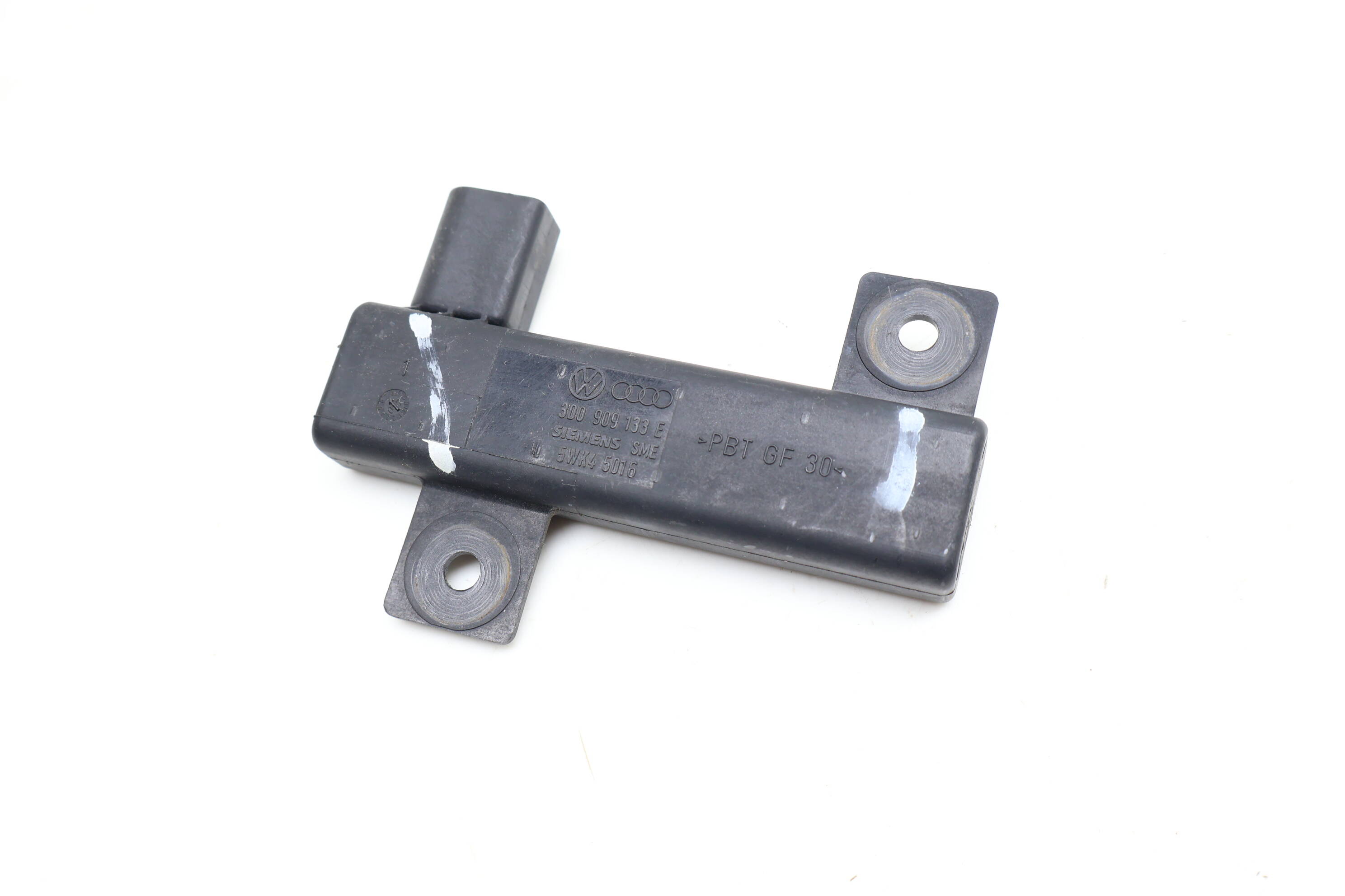 Keyless Entry / Start Authorization Antenna 3D0909133E 95564710200