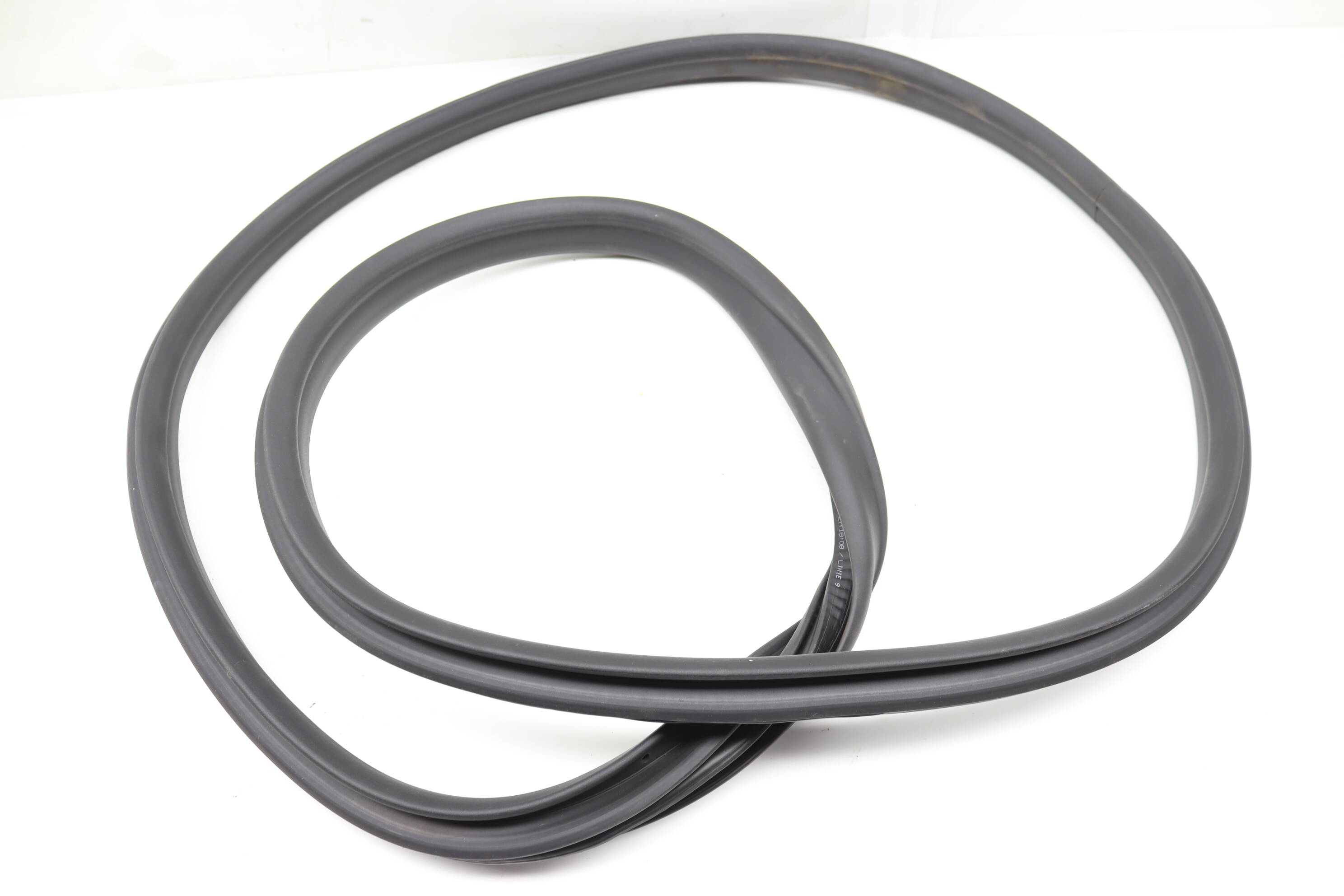 Door&#x20;Seal&#x20;&#x2F;&#x20;Weather&#x20;Stripping&#x20;7483099