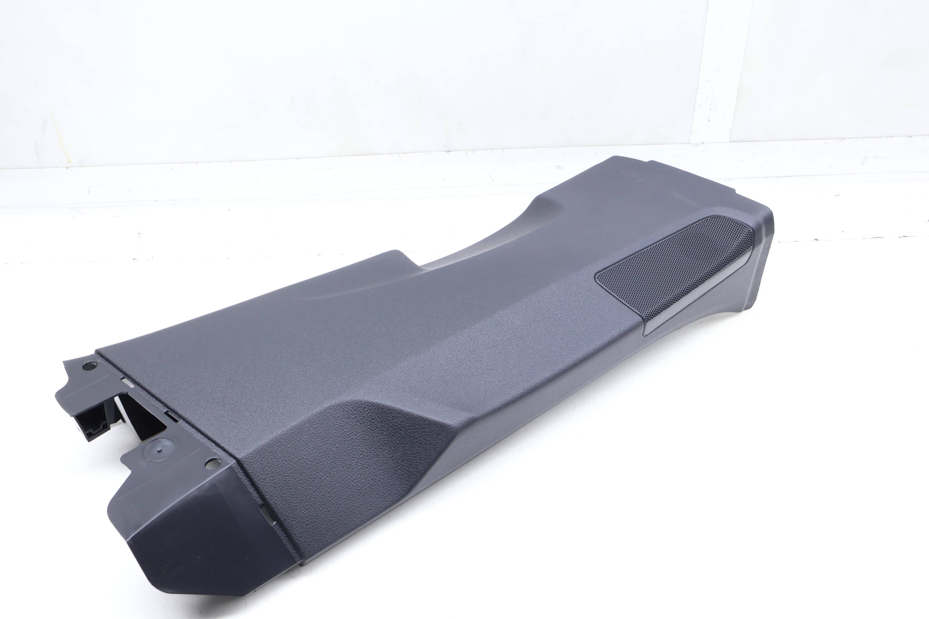 Lower B Pillar Trim / Lining 4M8867240