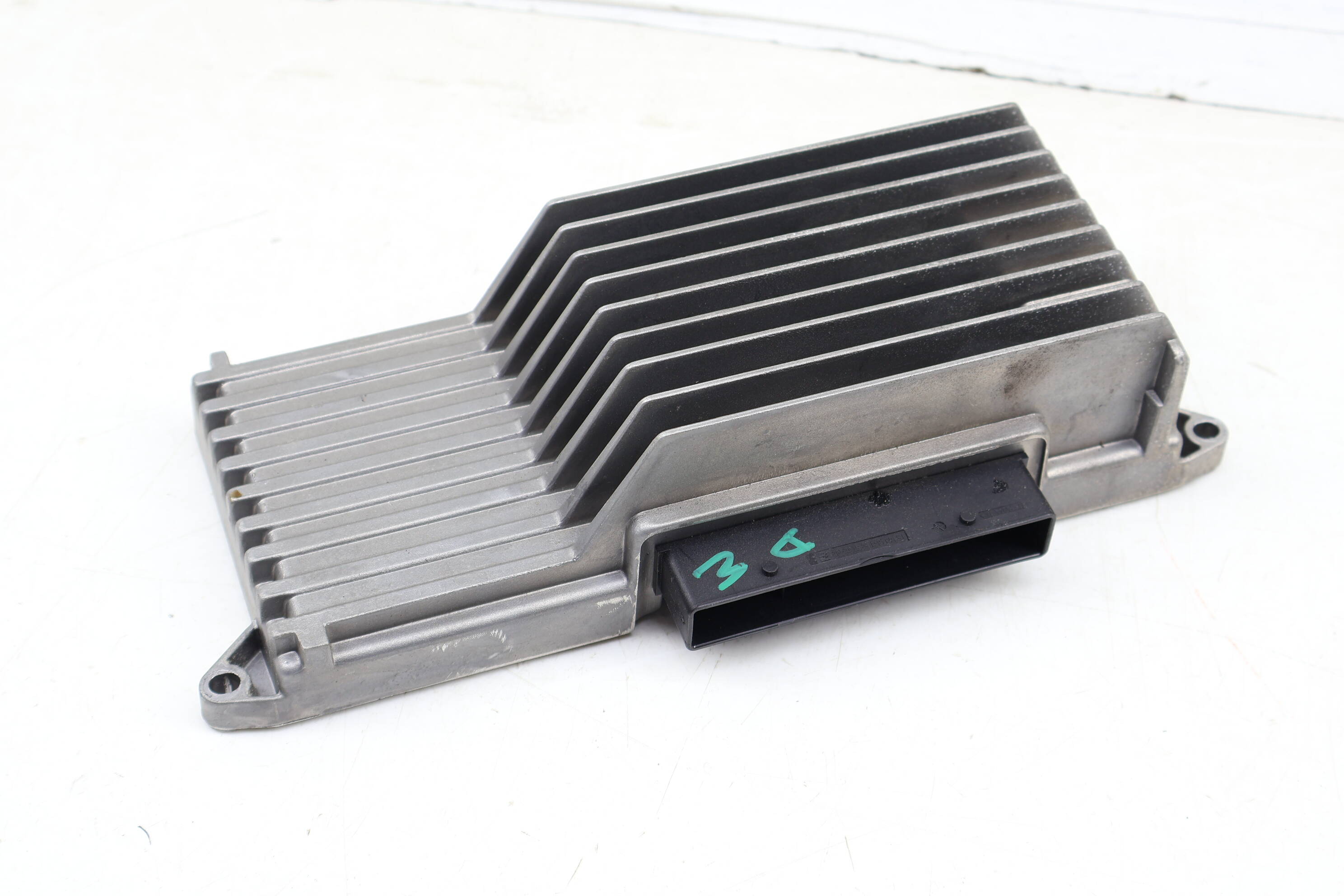 Stereo Amplifier / Amp 8R1035223A