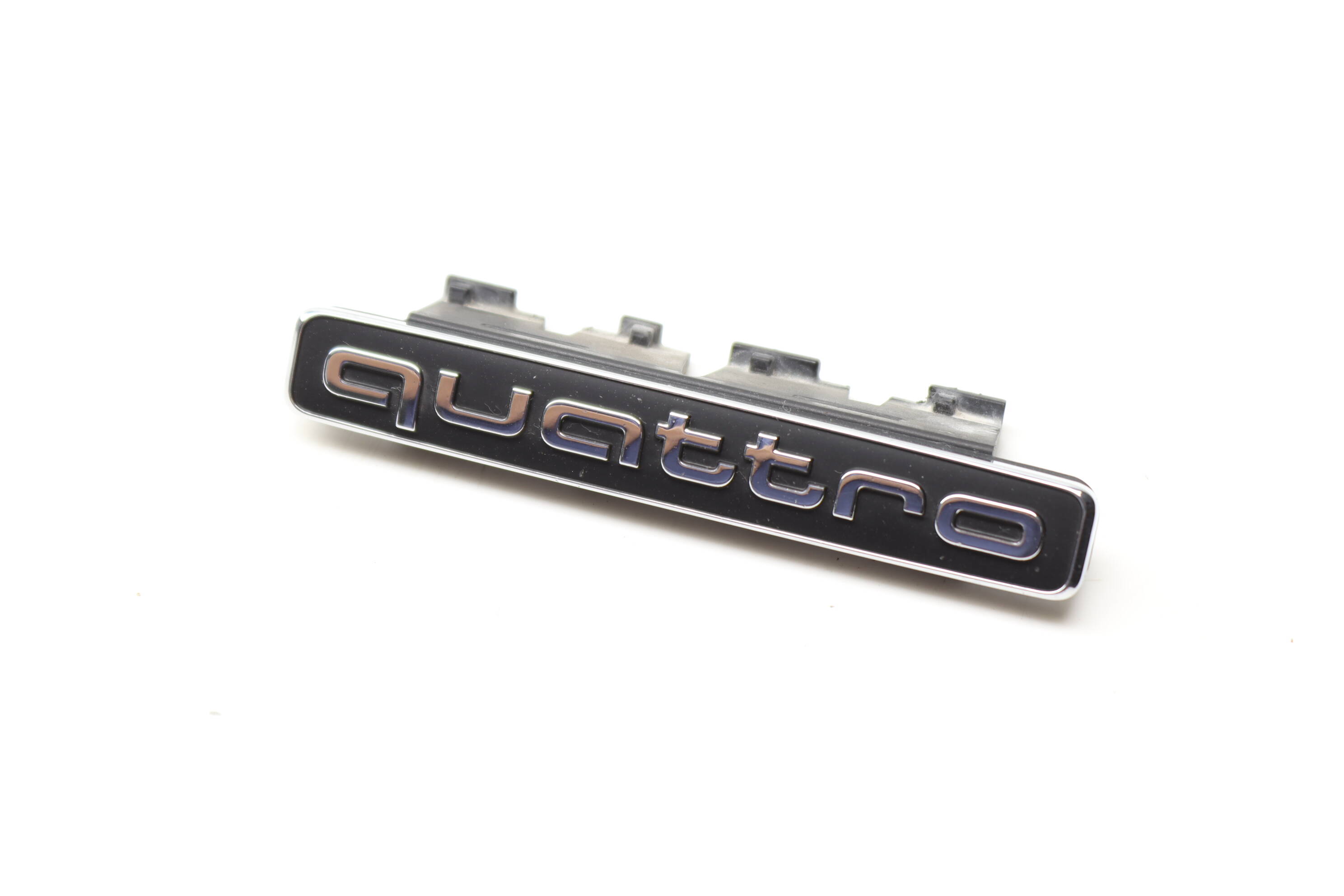 Grille Emblem / Badge (Quattro) 8W6853736A