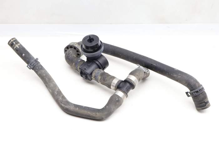 Coolant Hose / Line W/ Valve 7P0122049H 95810655020 main product photo