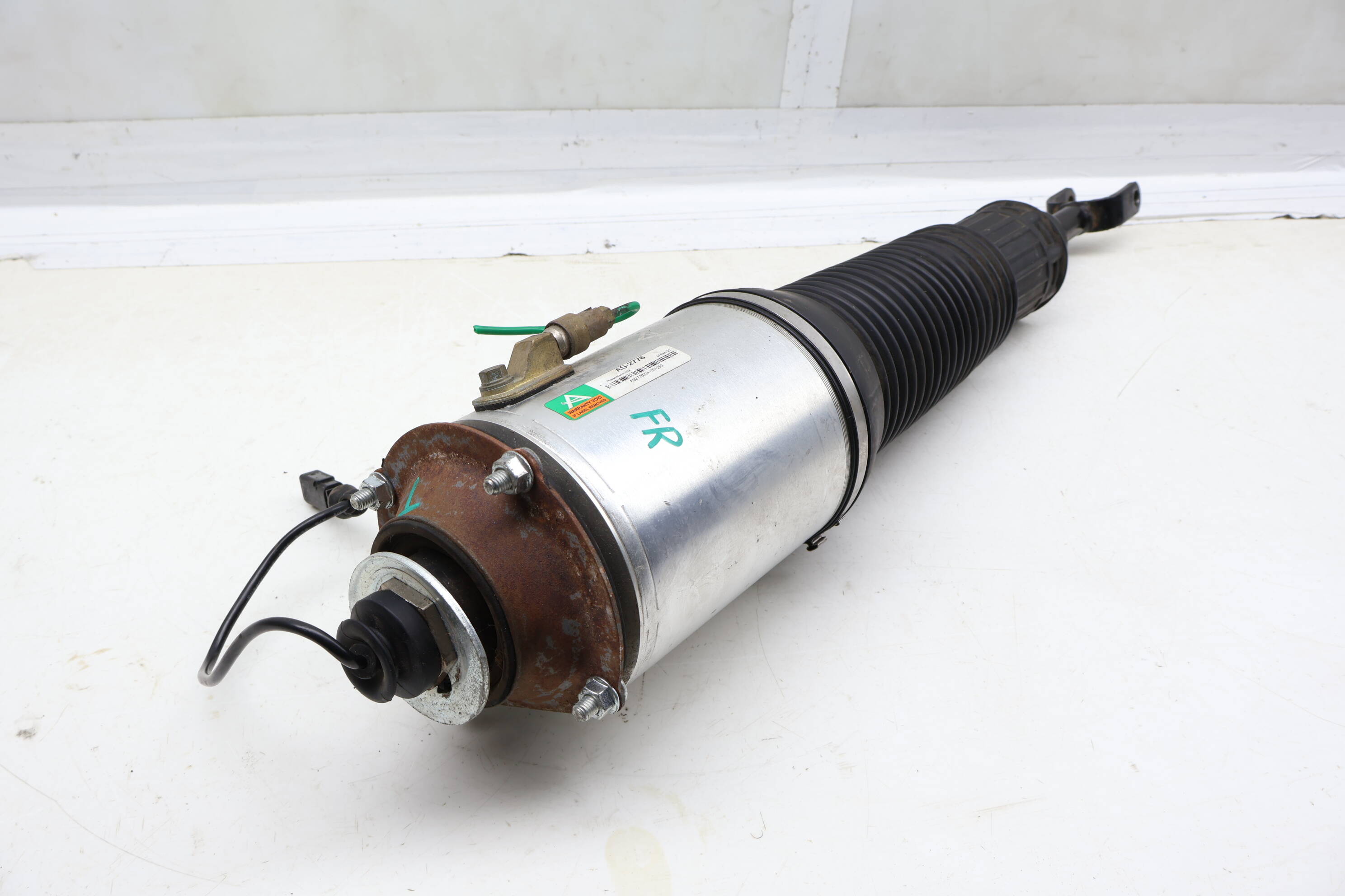 Air Ride Strut / Shock (Arnott As-2776)