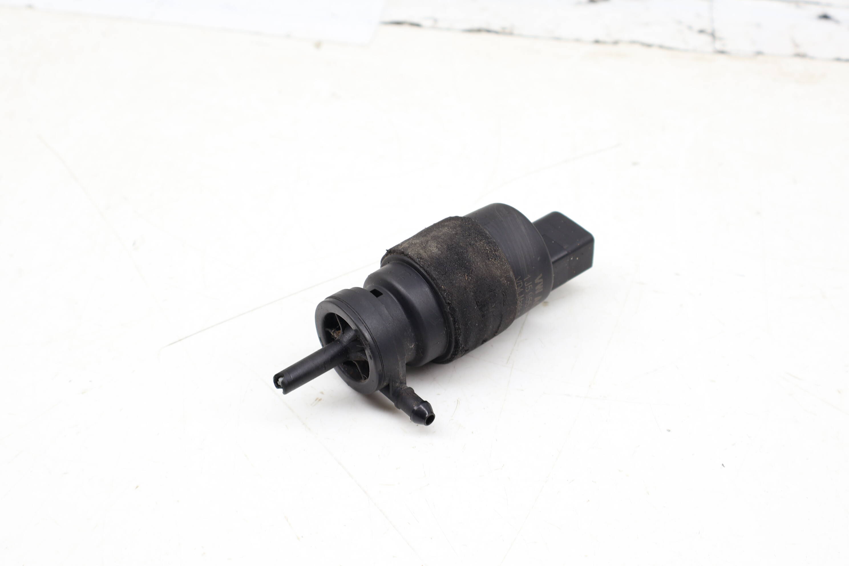 Windshield Washer Pump 1J5955651