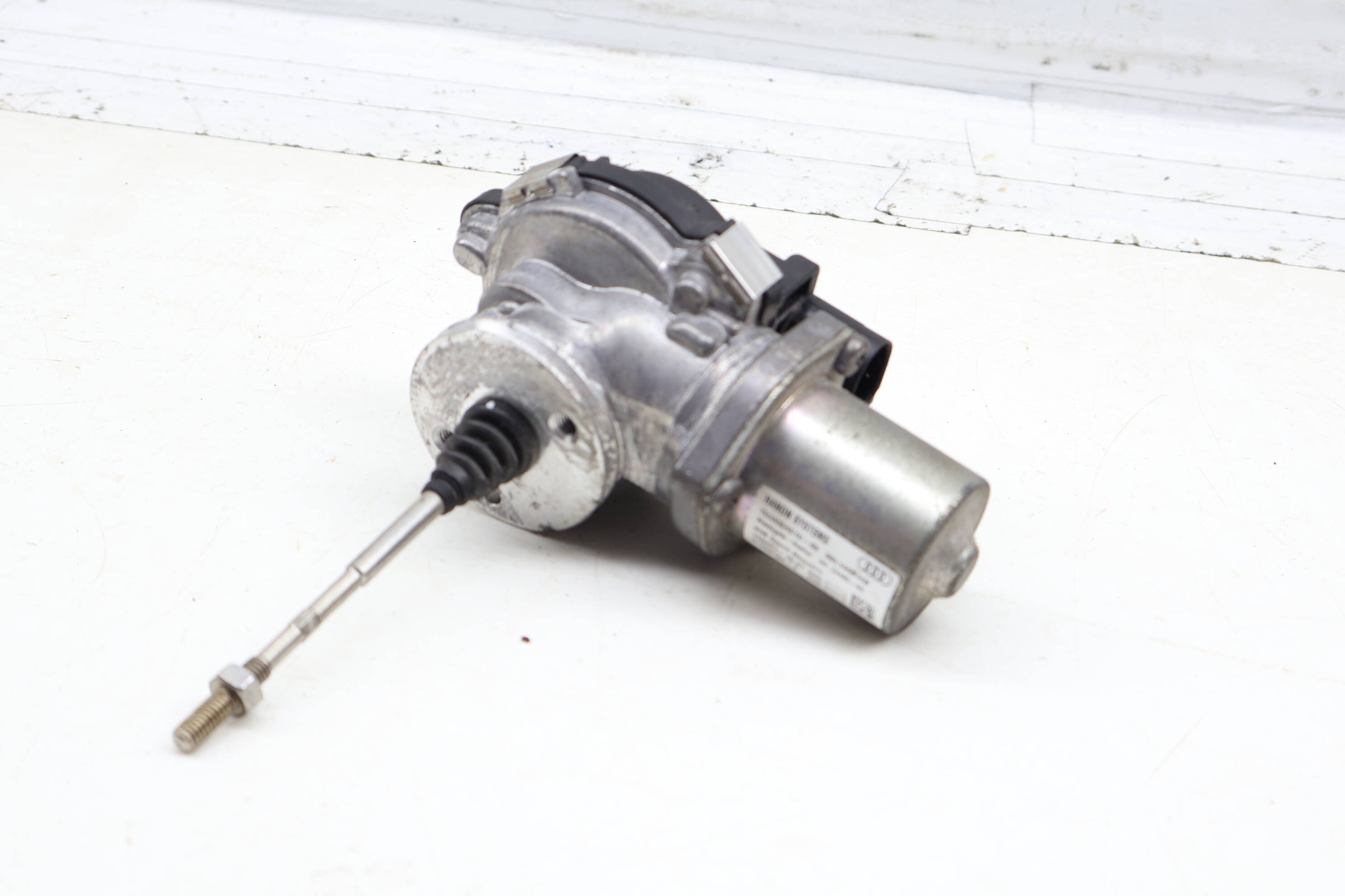 Turbo / Turbocharger Wastegate Actuator 06L145614B