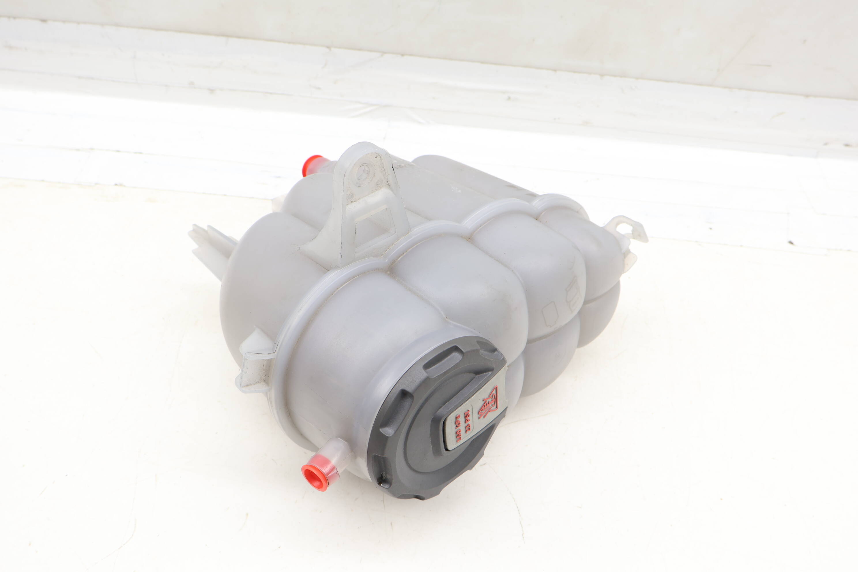 Coolant Reservoir / Tank / Bottle 8W0121405K