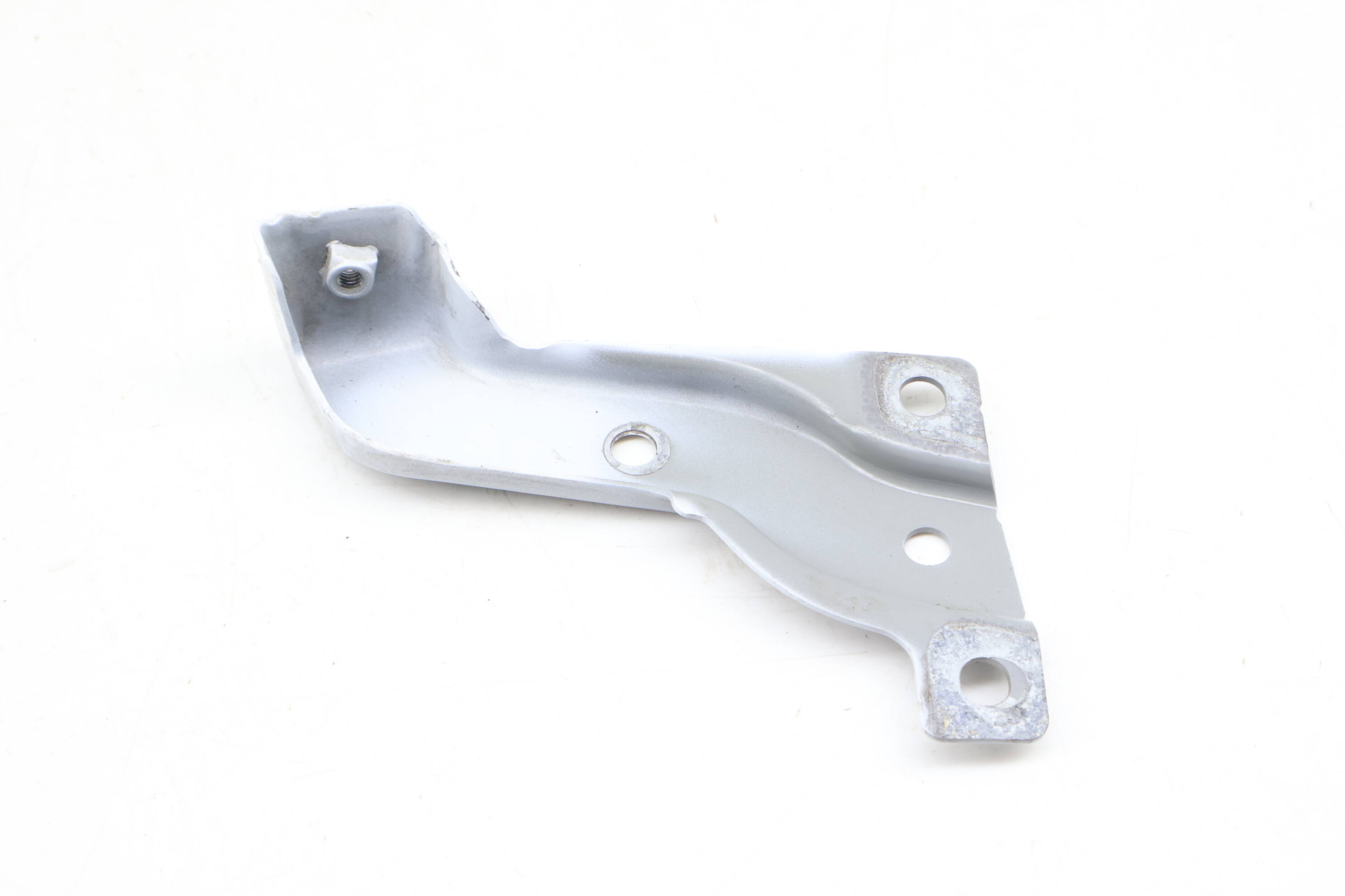 Upper Fender Mount Bracket 3CN821184