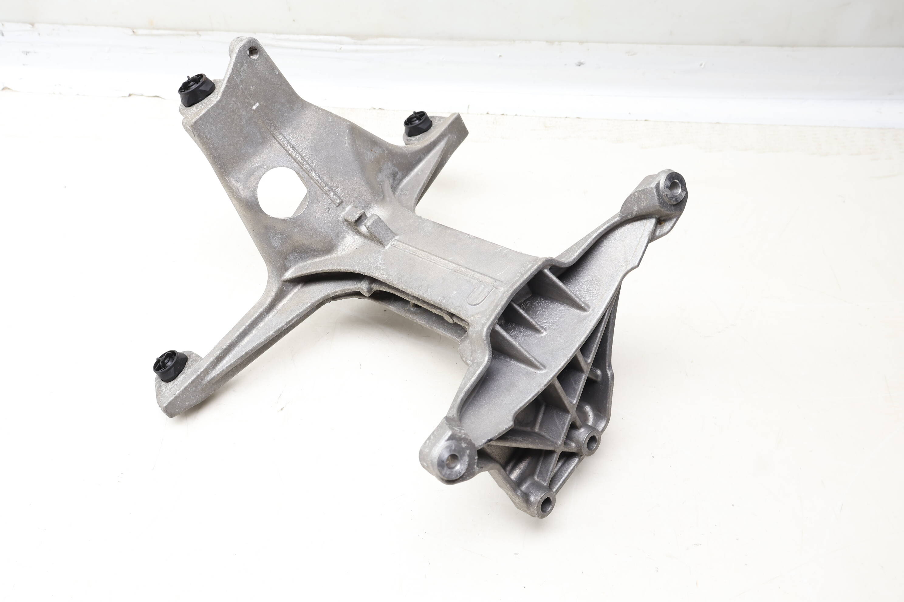 Turbo Intercooler Bracket 2740981439