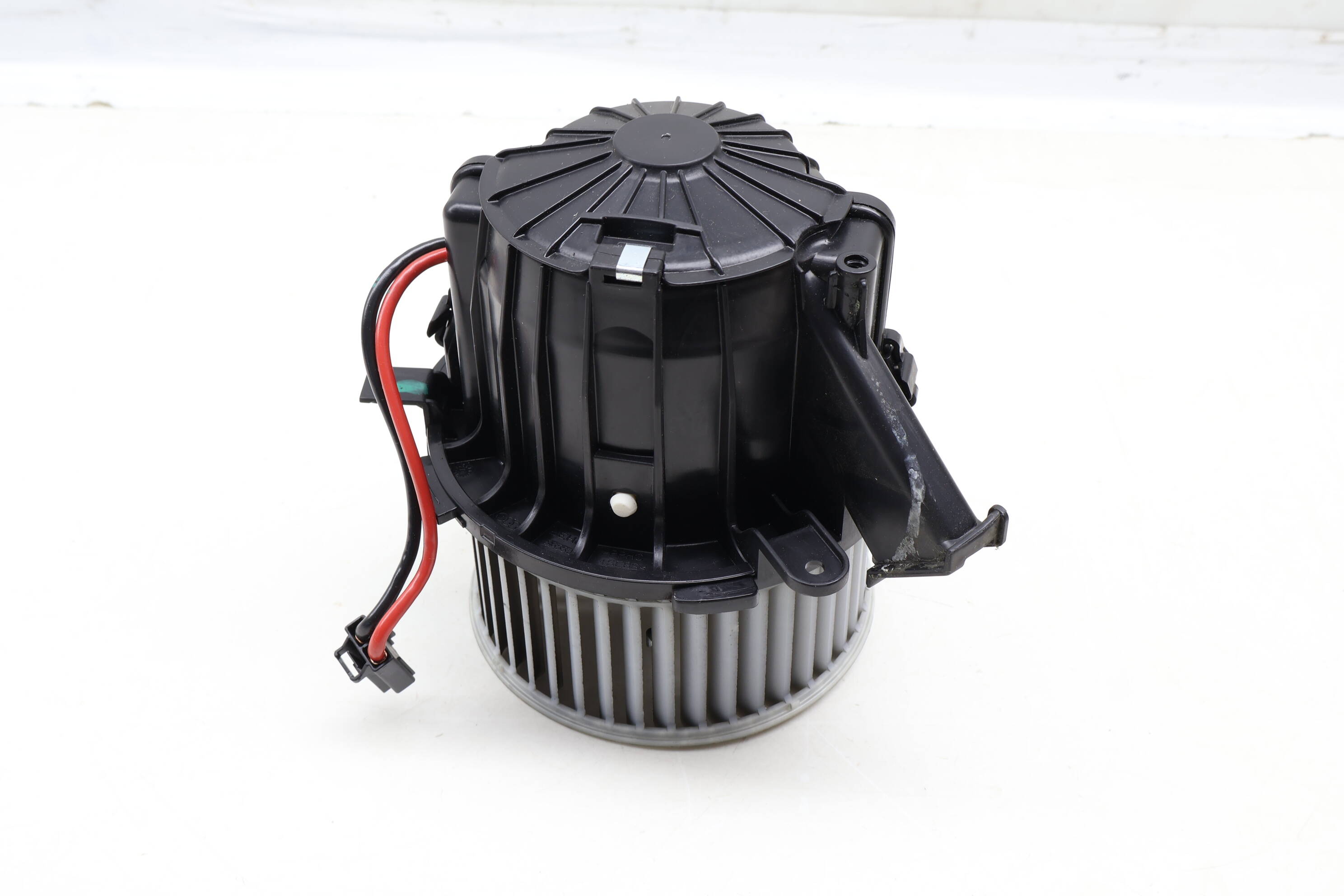 Blower Motor / Fan 8T1820021 PAB820021C
