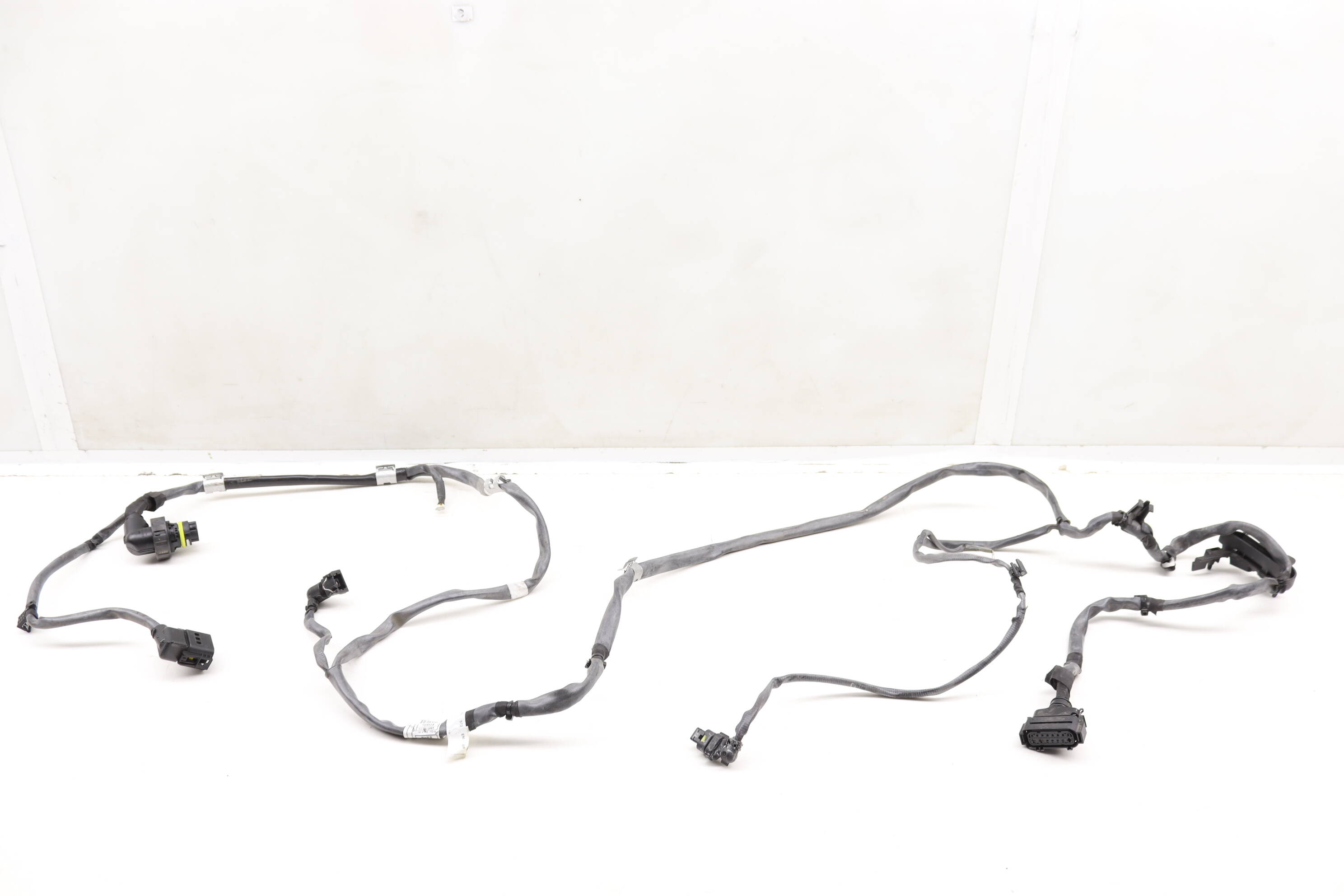 Engine&#x20;&#x2F;&#x20;Transmission&#x20;Wiring&#x20;Harness&#x20;12519845164