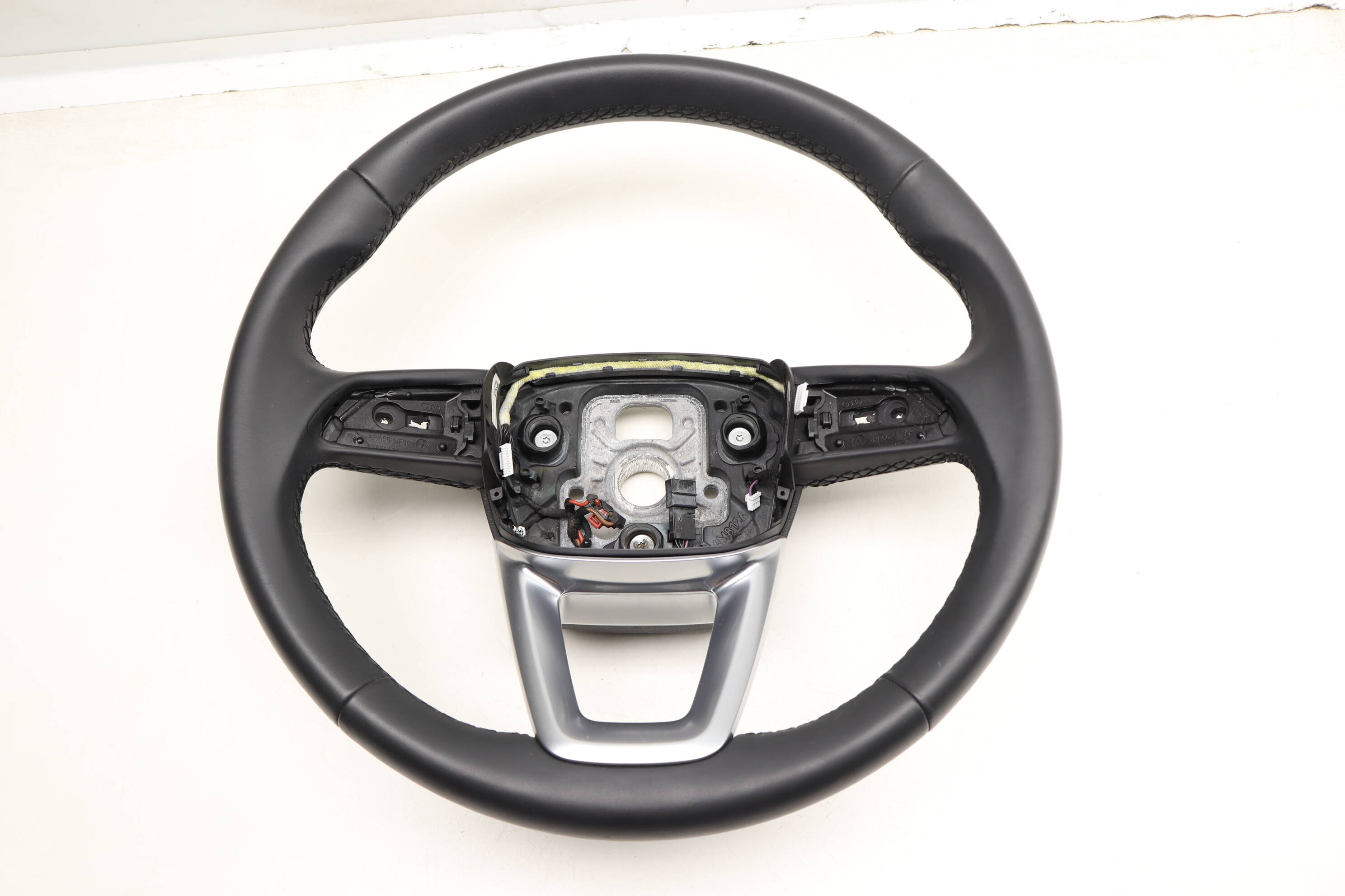 3-Spoke Leather Steering Wheel (Heated) 8W0419091FG