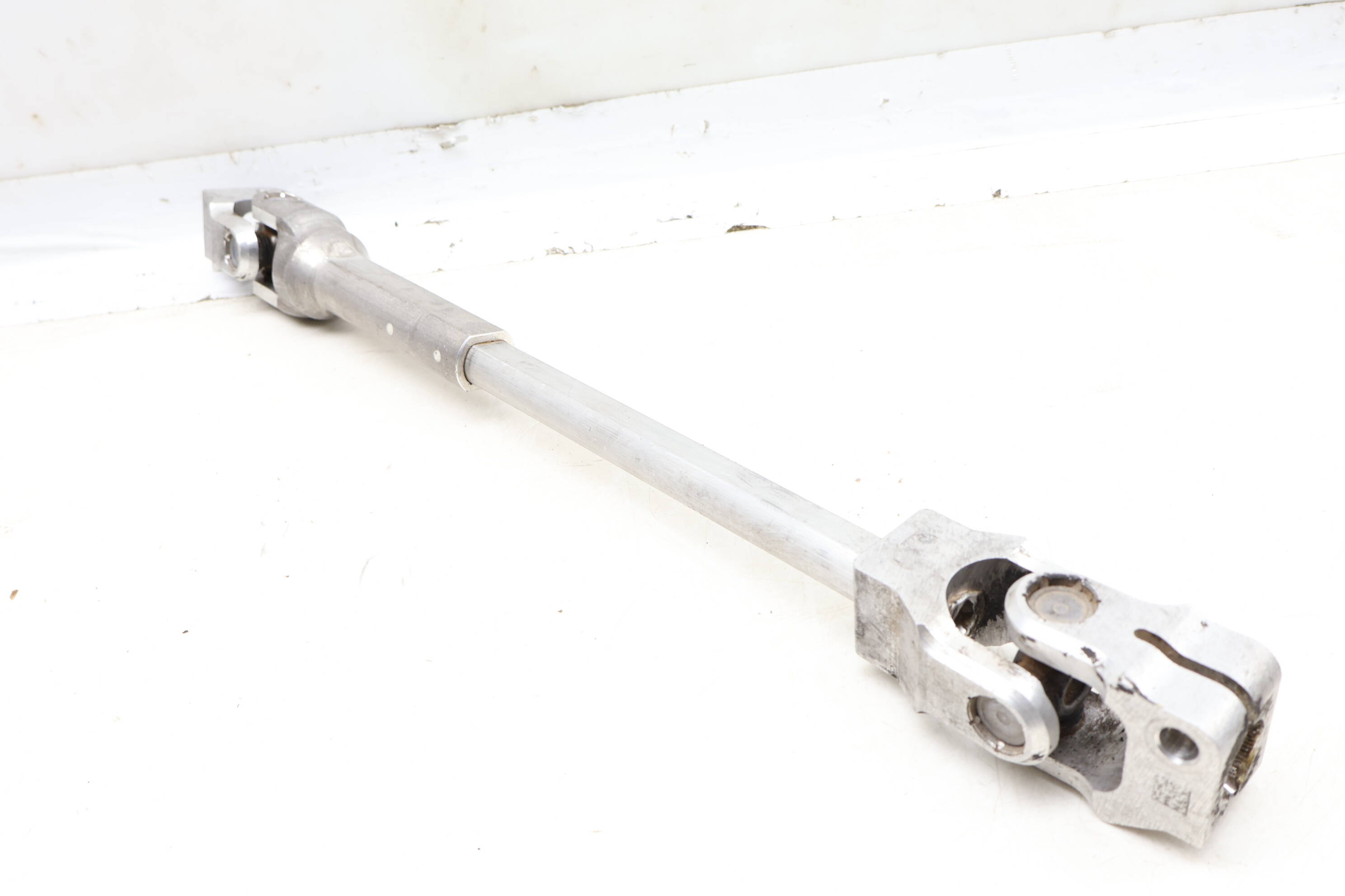 Lower Steering Shaft 32306791294