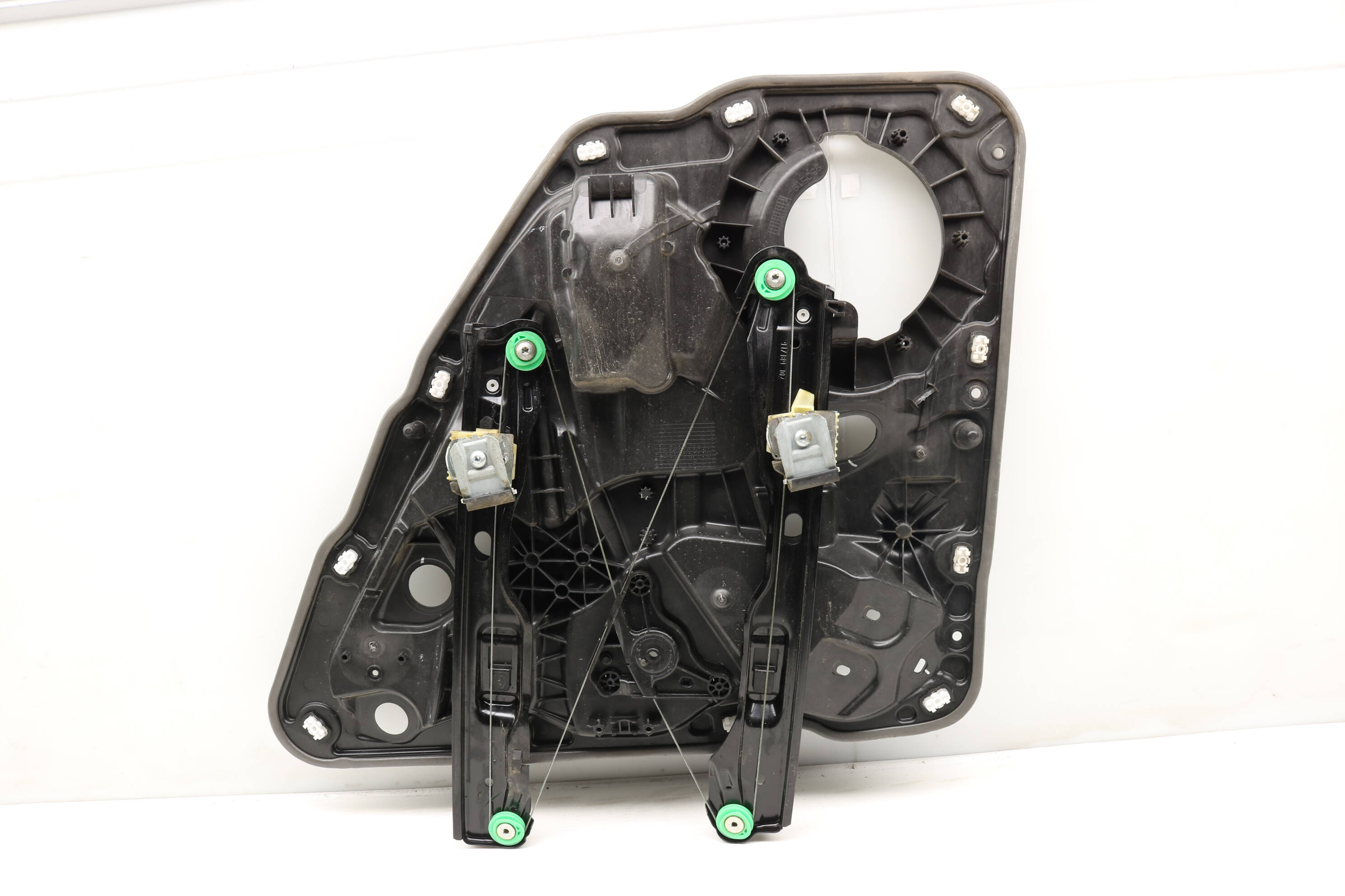 Window Regulator W/ Panel 7P6839755A