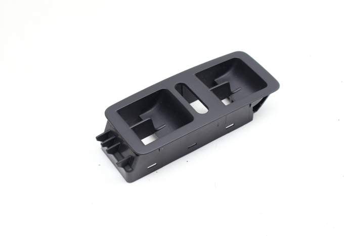 VW Front Left Door Master Window Switch Trim / Bezel 561867375 VW Front Left Door Master Window Switch Trim / Bezel 561867375