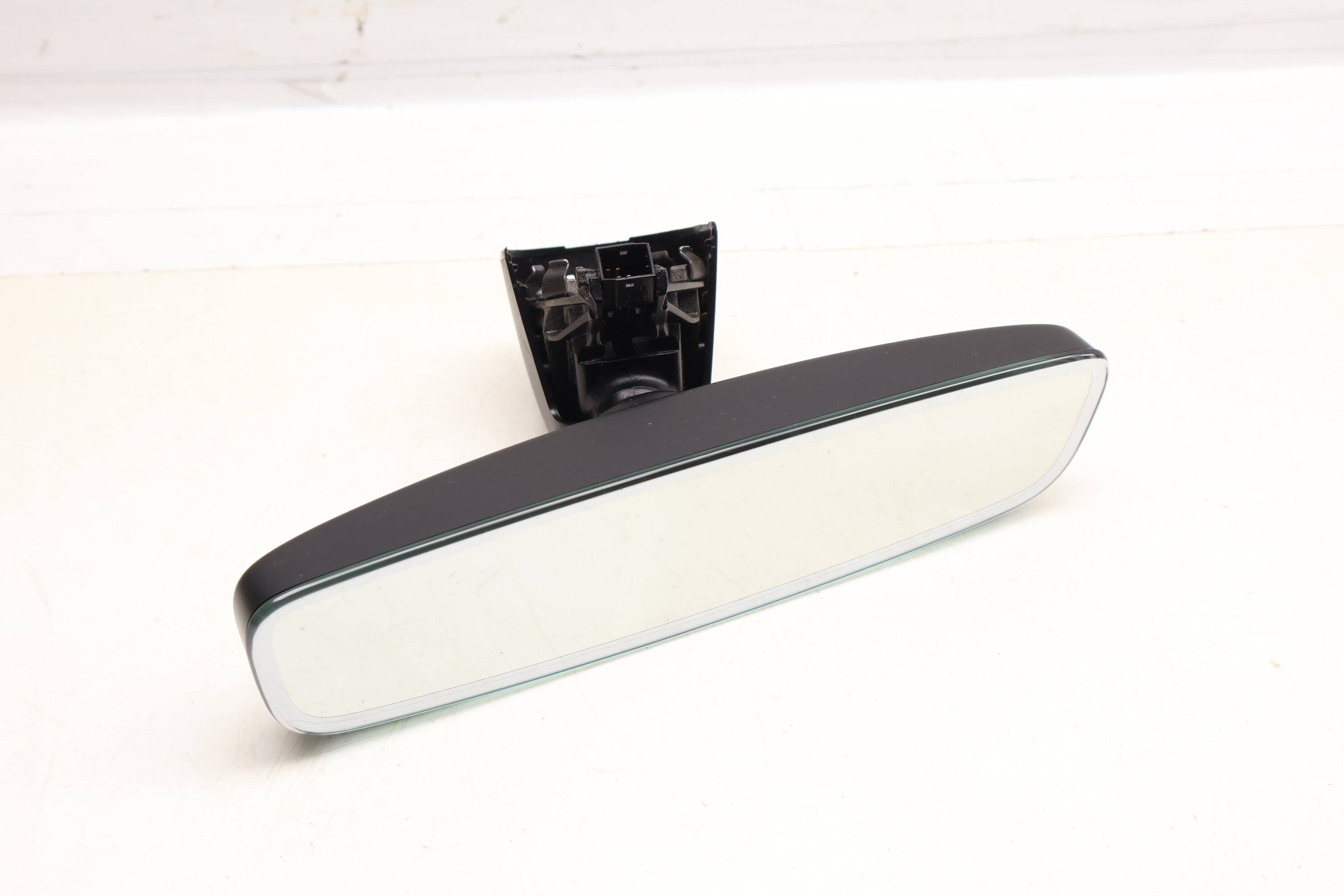 Interior Rear View Mirror (Auto Dim / Compass) 8W0857511B