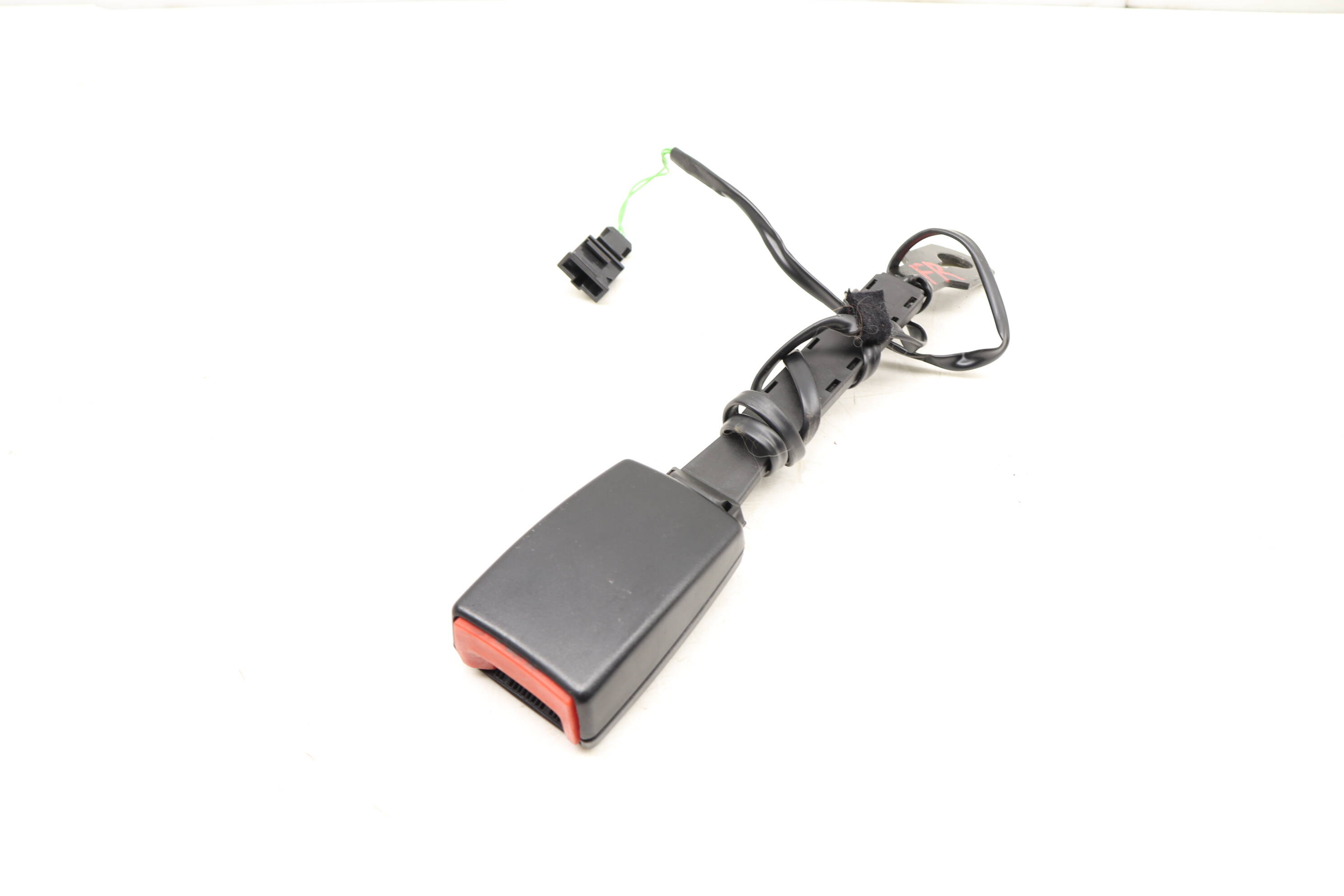 Seat Belt Buckle / Receiver 4D0857755P