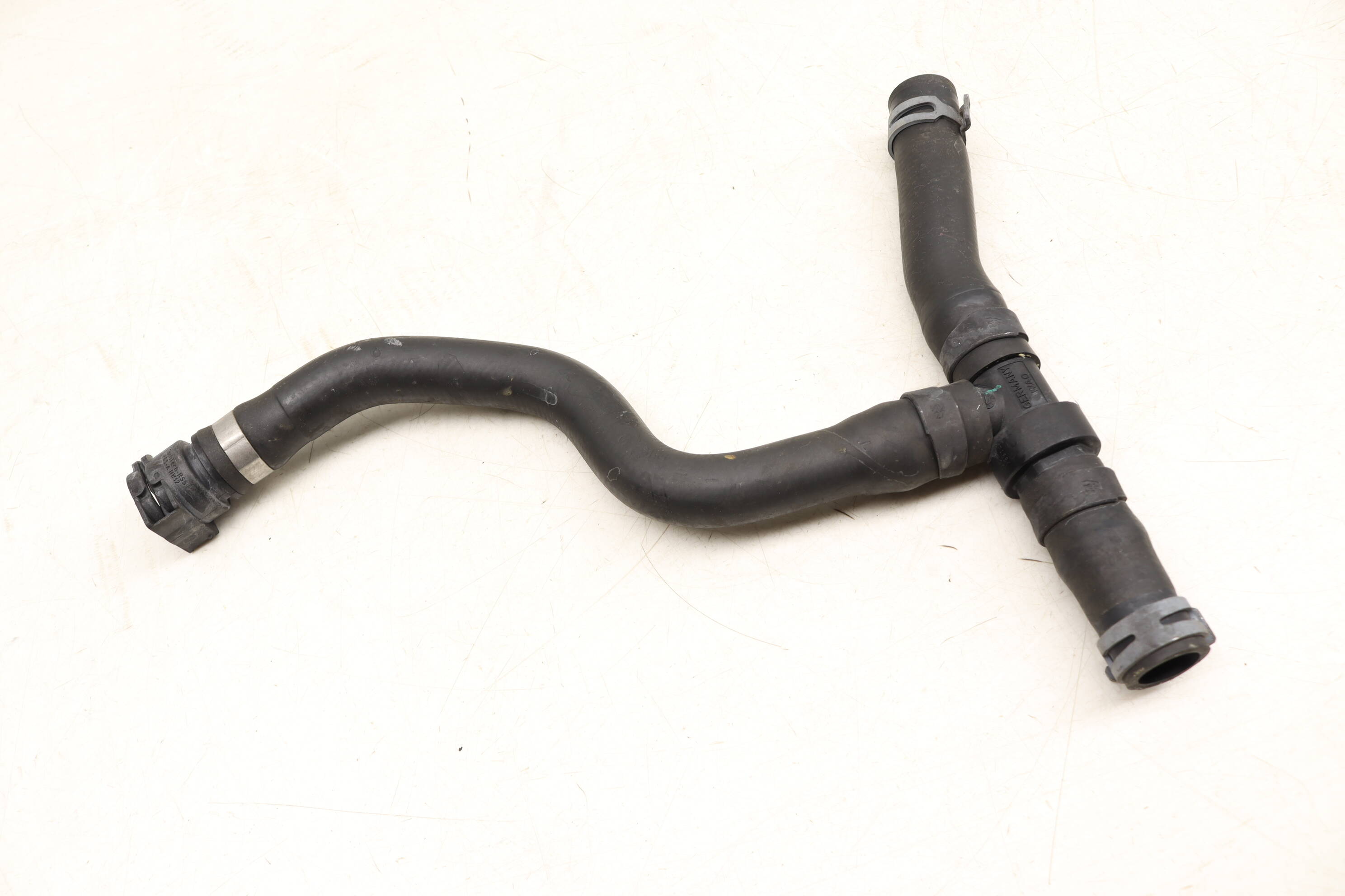 Upper Radiator Coolant Hose / Line 7P0122101E 95810610200