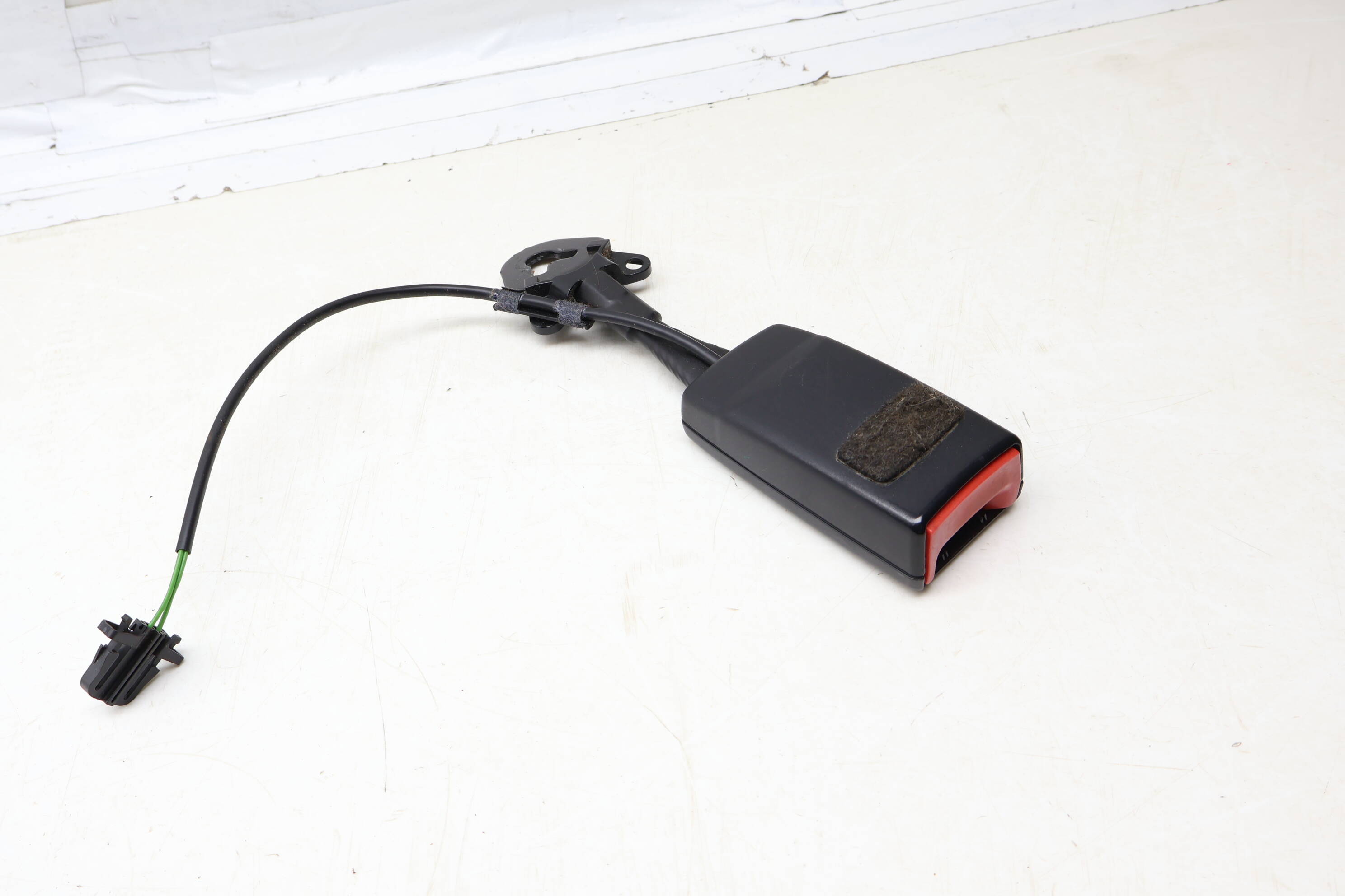 Seat Belt Buckle Receiver / Clip 4L0857755J