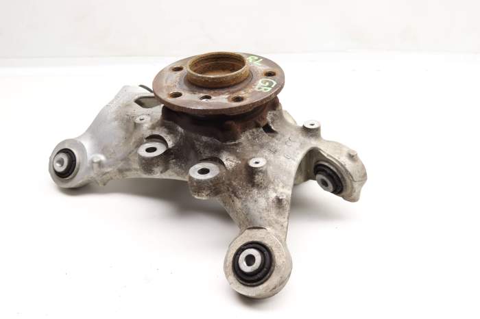 Spindle Knuckle W/ Wheel Bearing 33326852161 main product photo