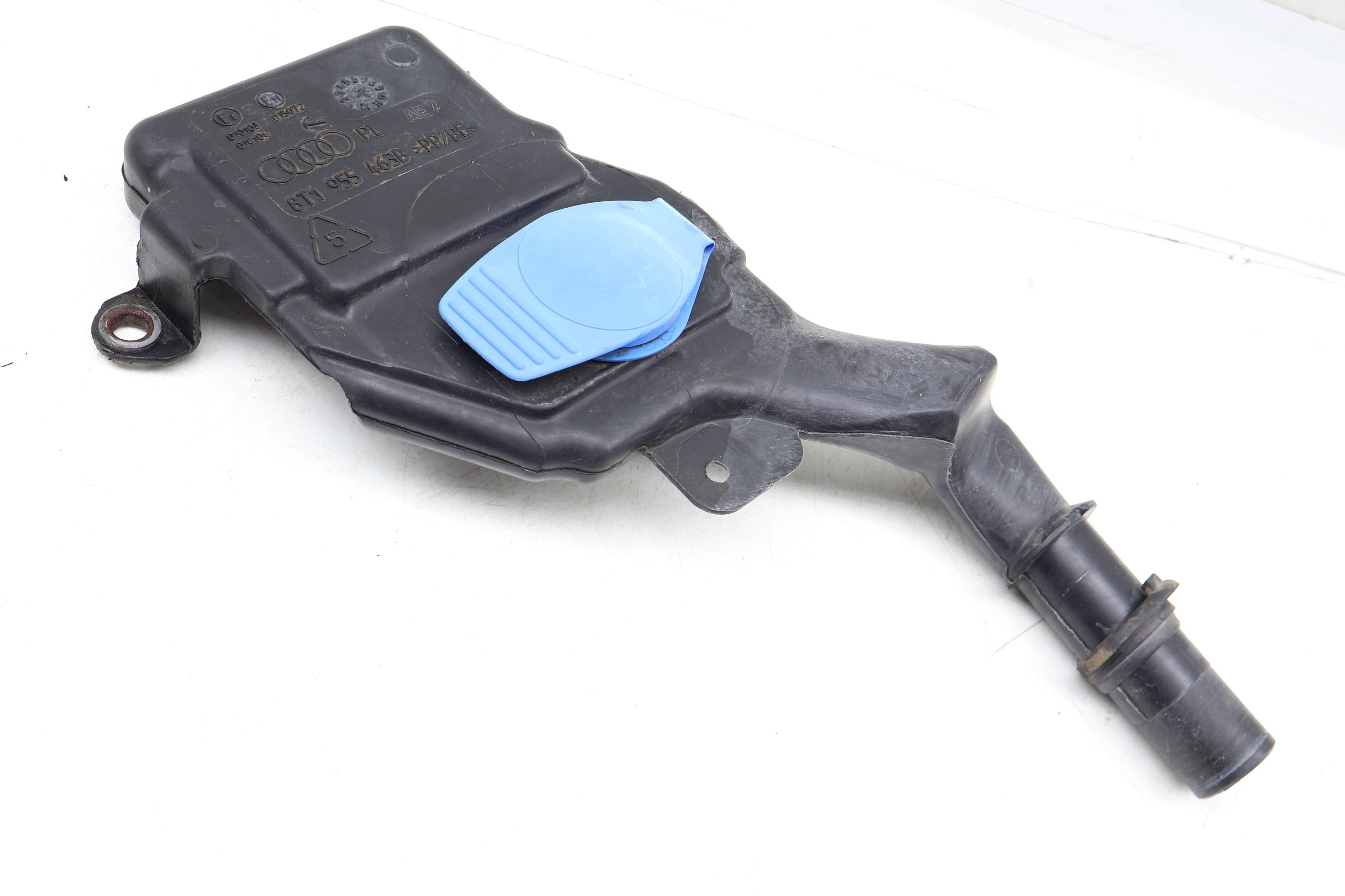 Upper Windshield Washer Reservoir / Filler Neck 8T1955463B