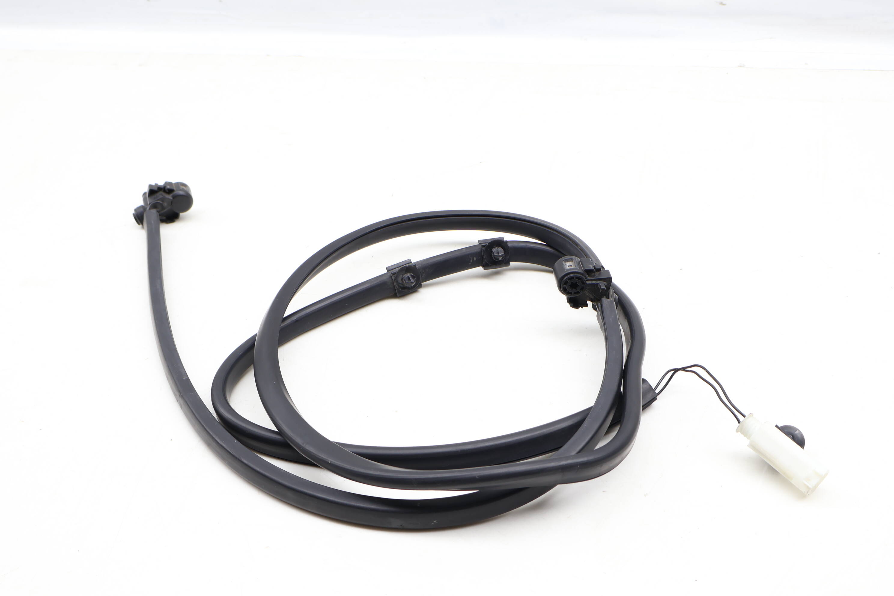 BMW Windshield Washer Nozzle Assembly / Hose 61667347668