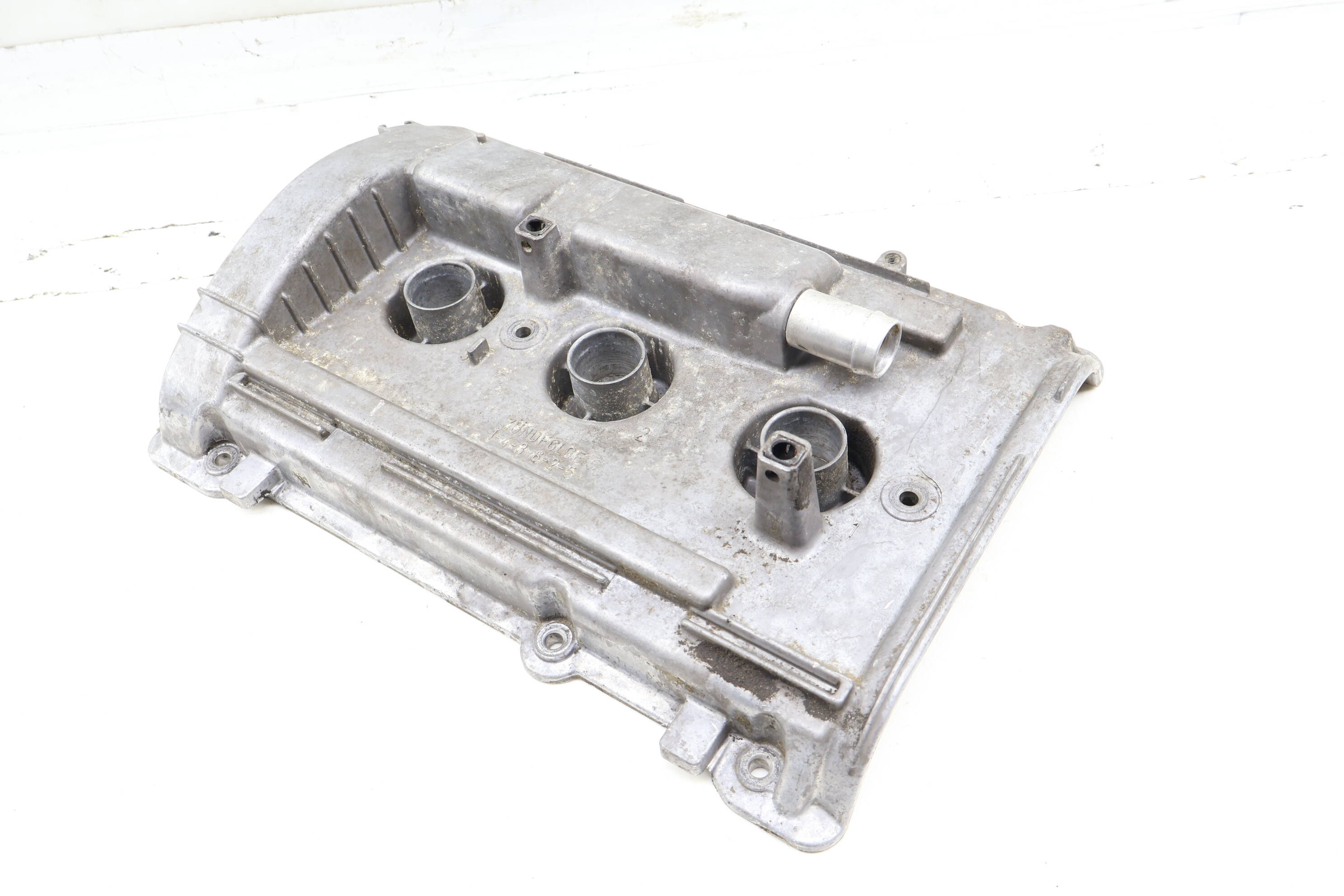 Engine Cylinder Head / Valve Cover 078103472R