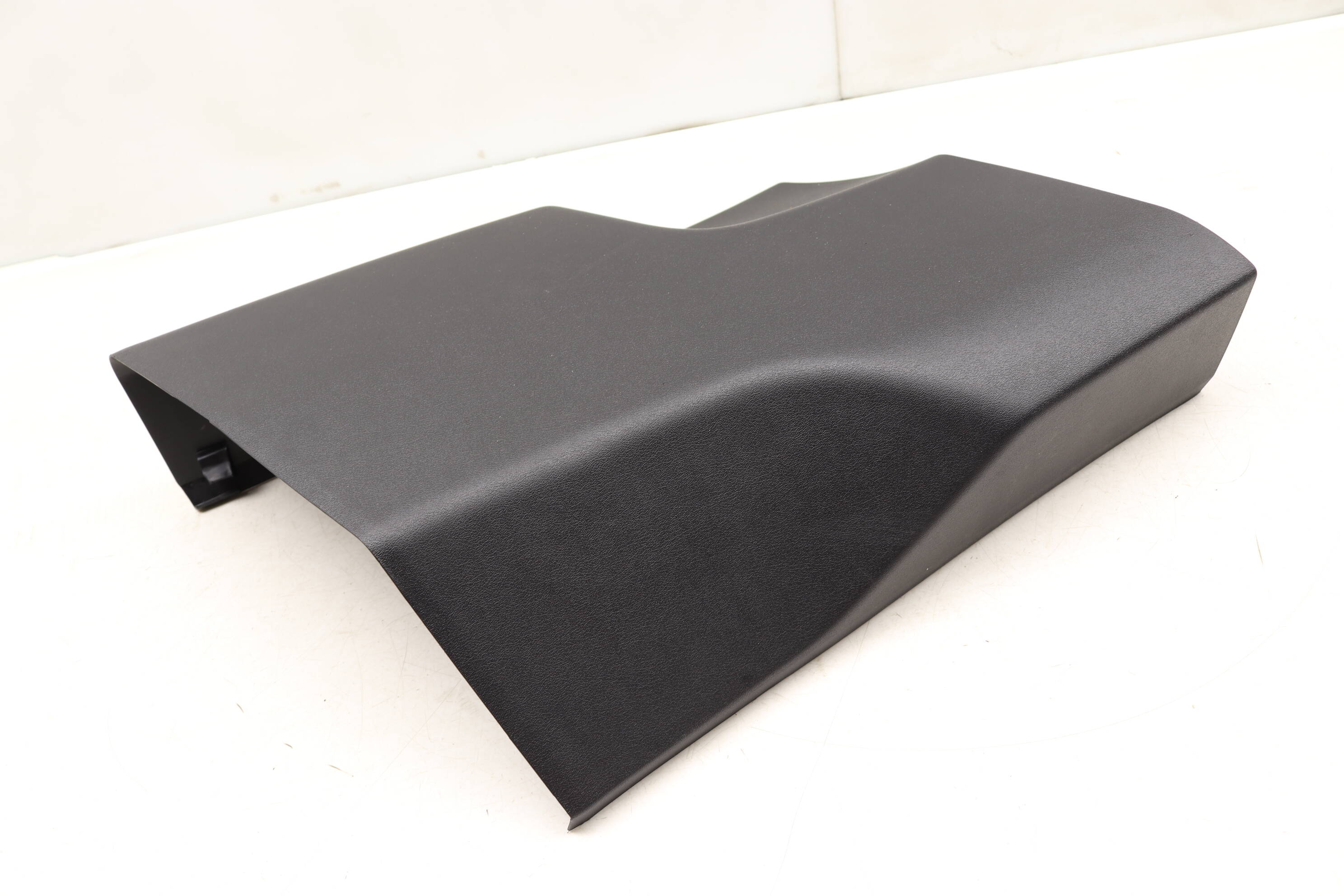 Lower B Pillar / Trim 9J1867240C