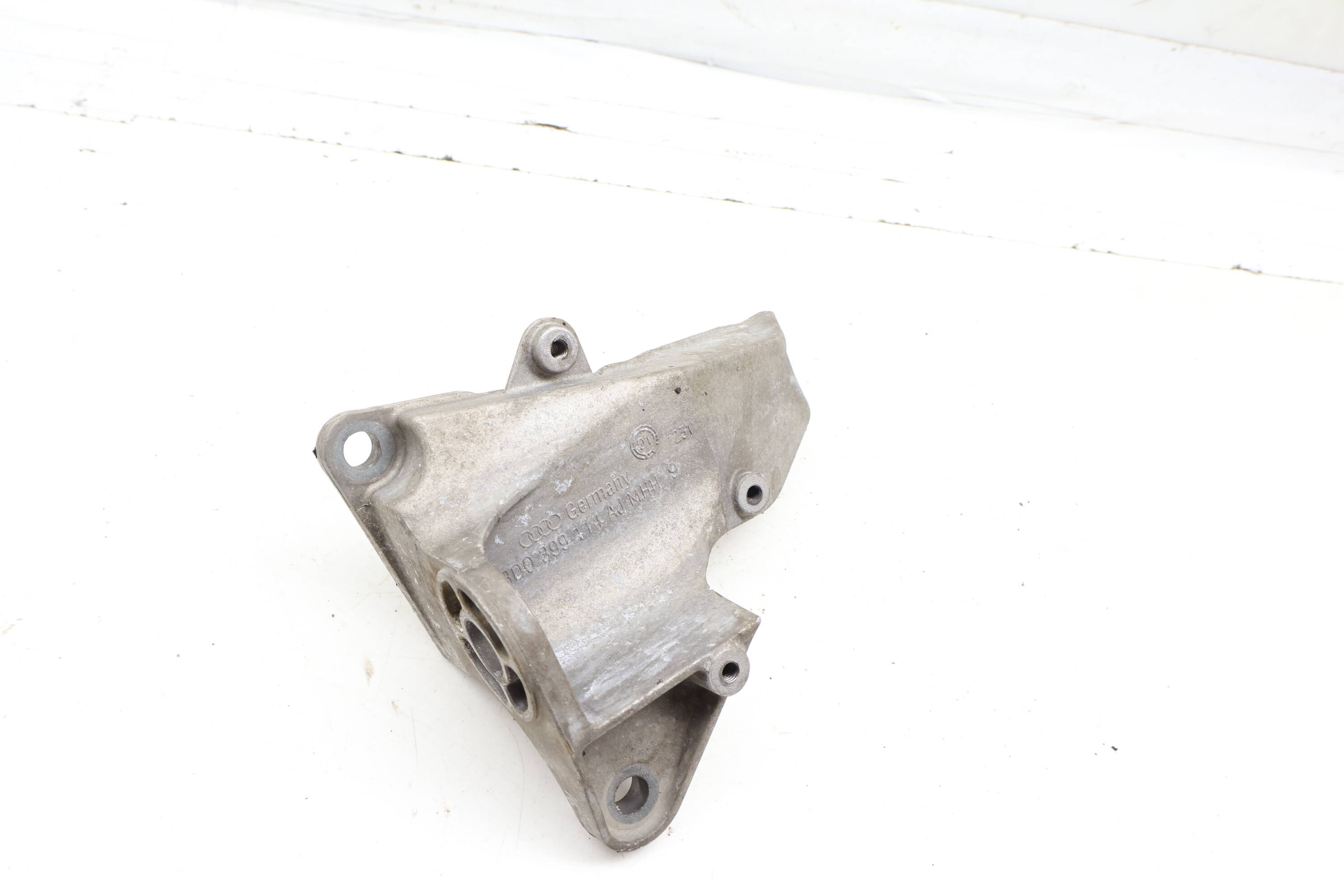 Transmission Mount Bracket 8D0399114AJ