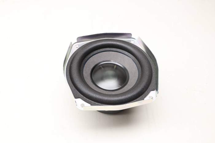 Subwoofer / Bass Box Speaker 8J8035382A main product photo