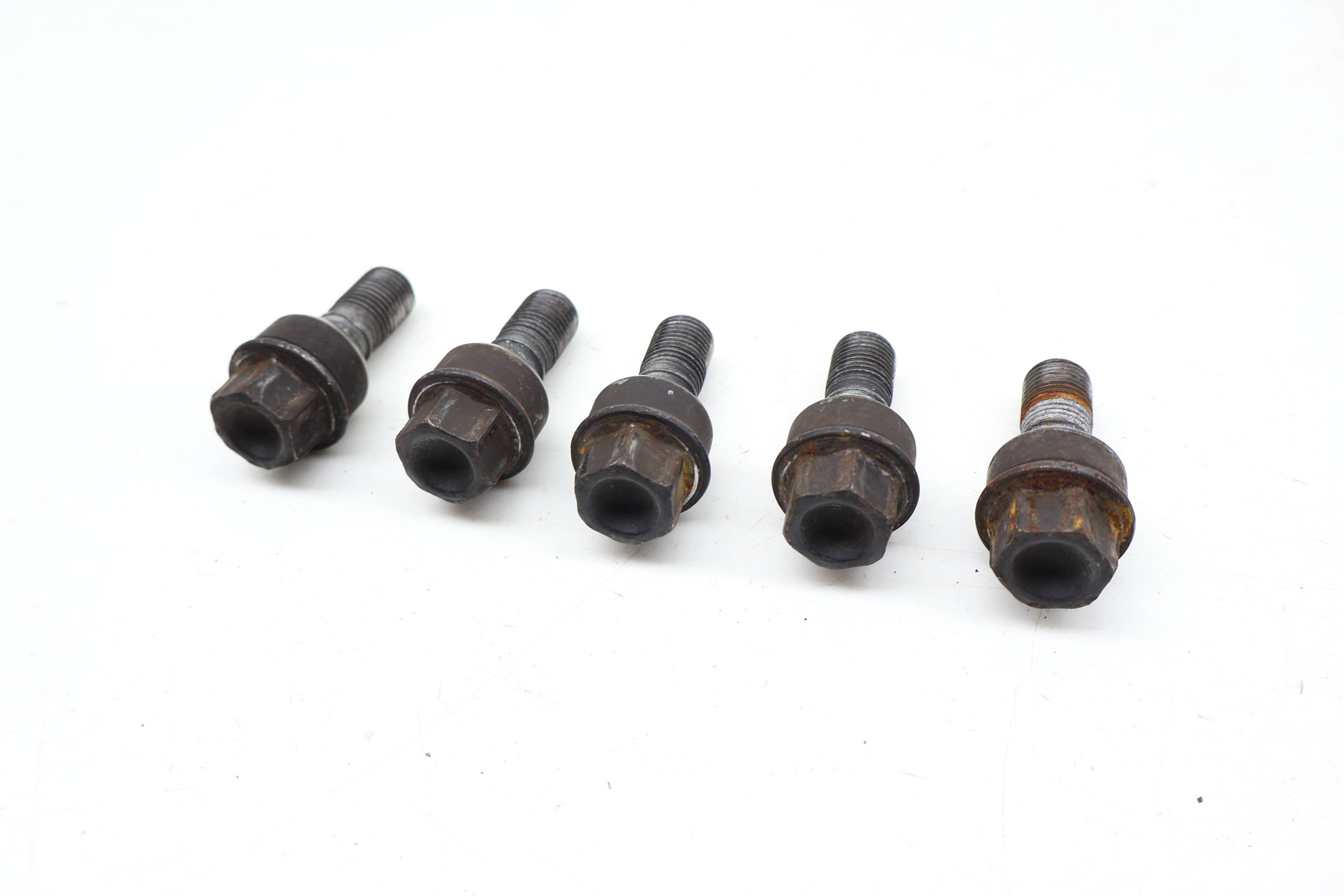 Wheel / Lug Bolt Set (5) 99736120302