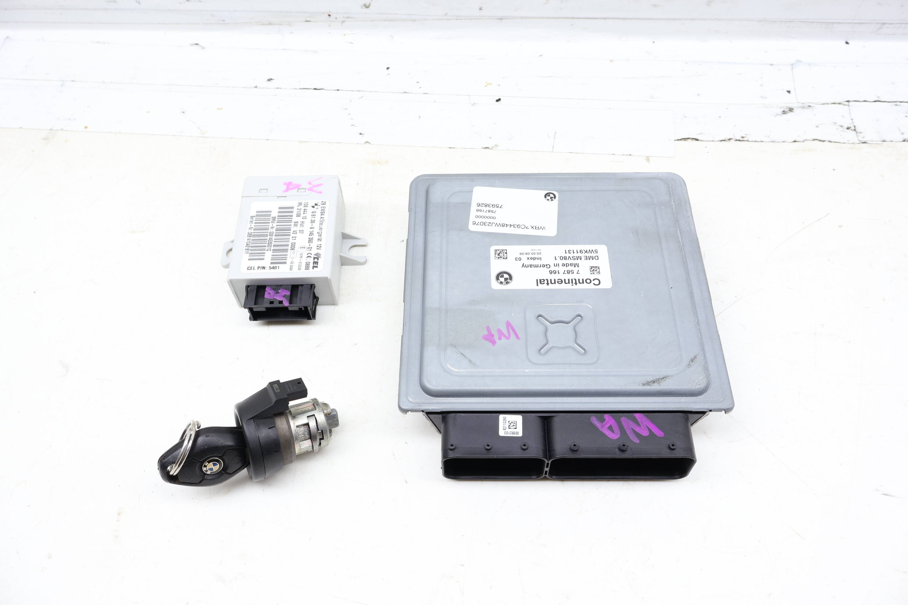 Ecu Dme / Ews4 Theft Locking Module / Lock Cylinder W/ Key 12147587166