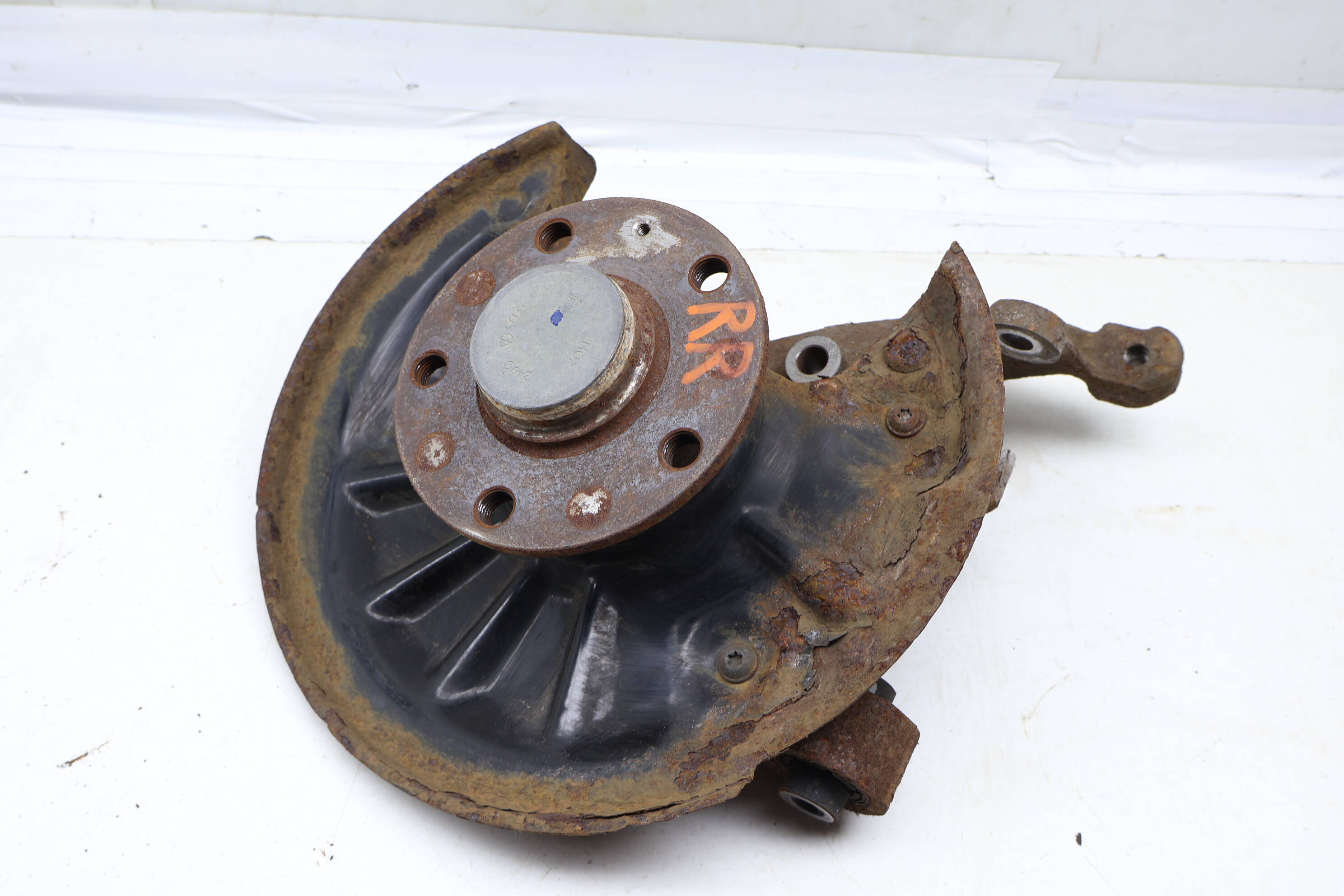 Spindle Knuckle W/ Wheel Bearing 5QM505436