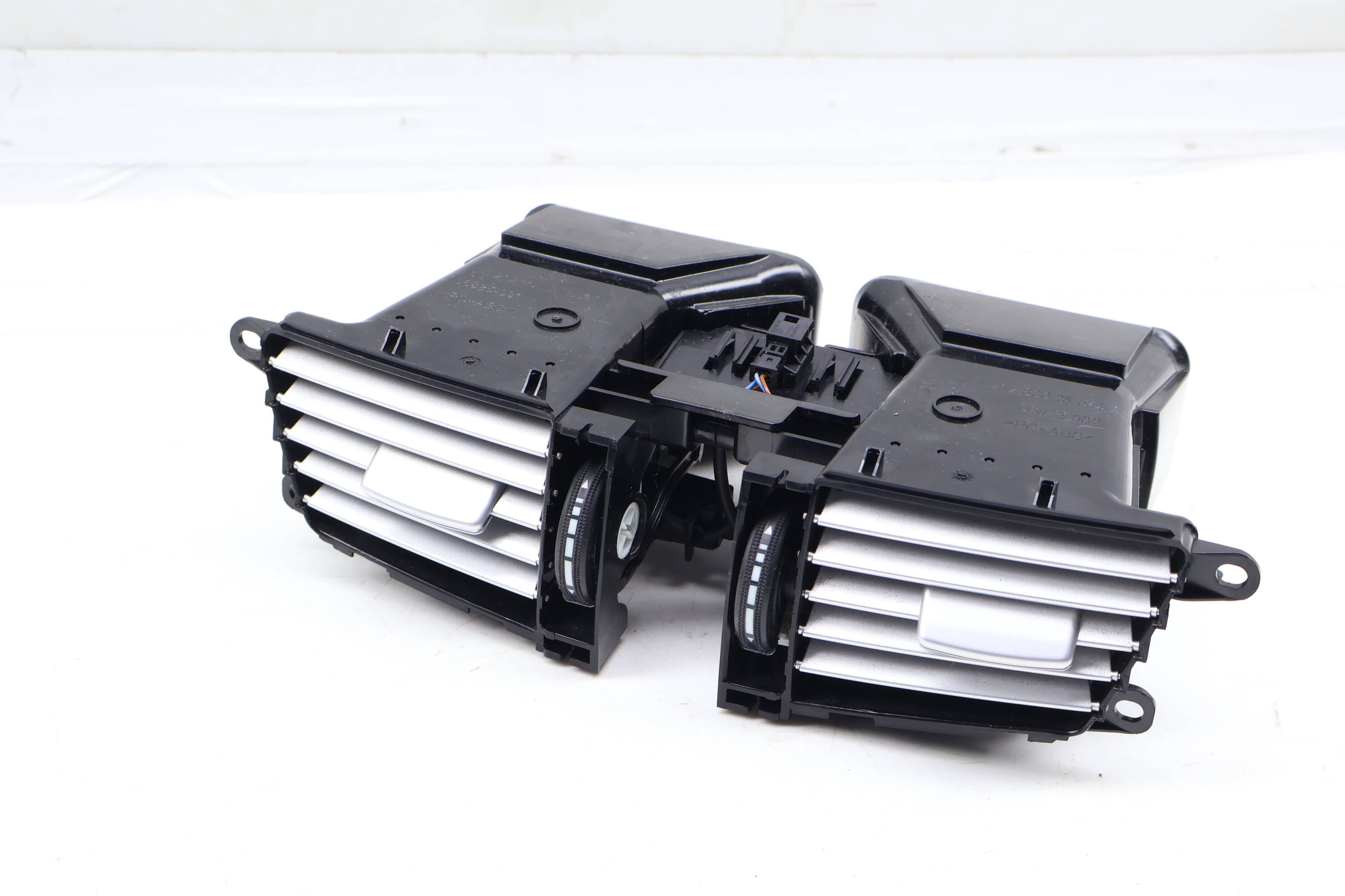 Dash Air Vent (Center) 2128302554