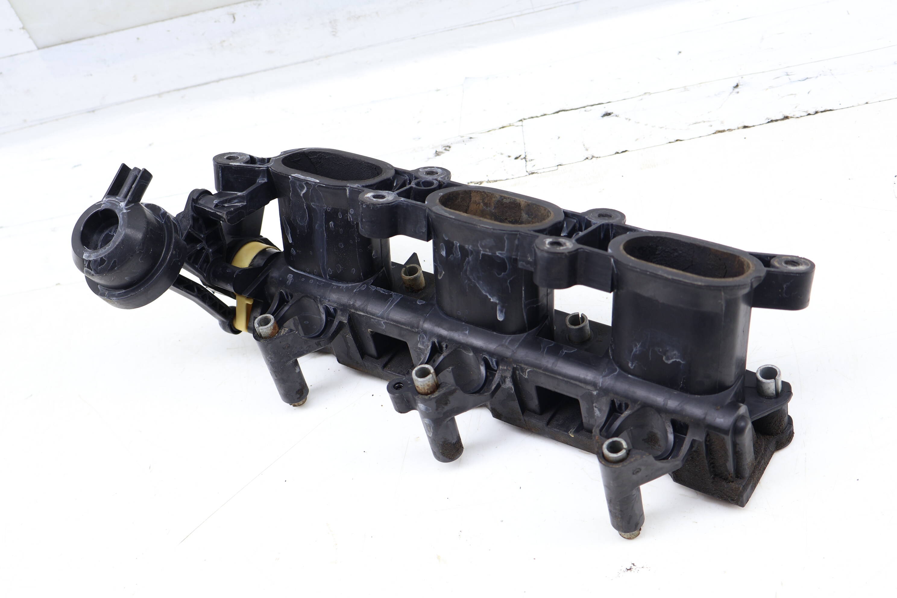 Lower Intake Manifold Air Distribution Housing 06E133109T